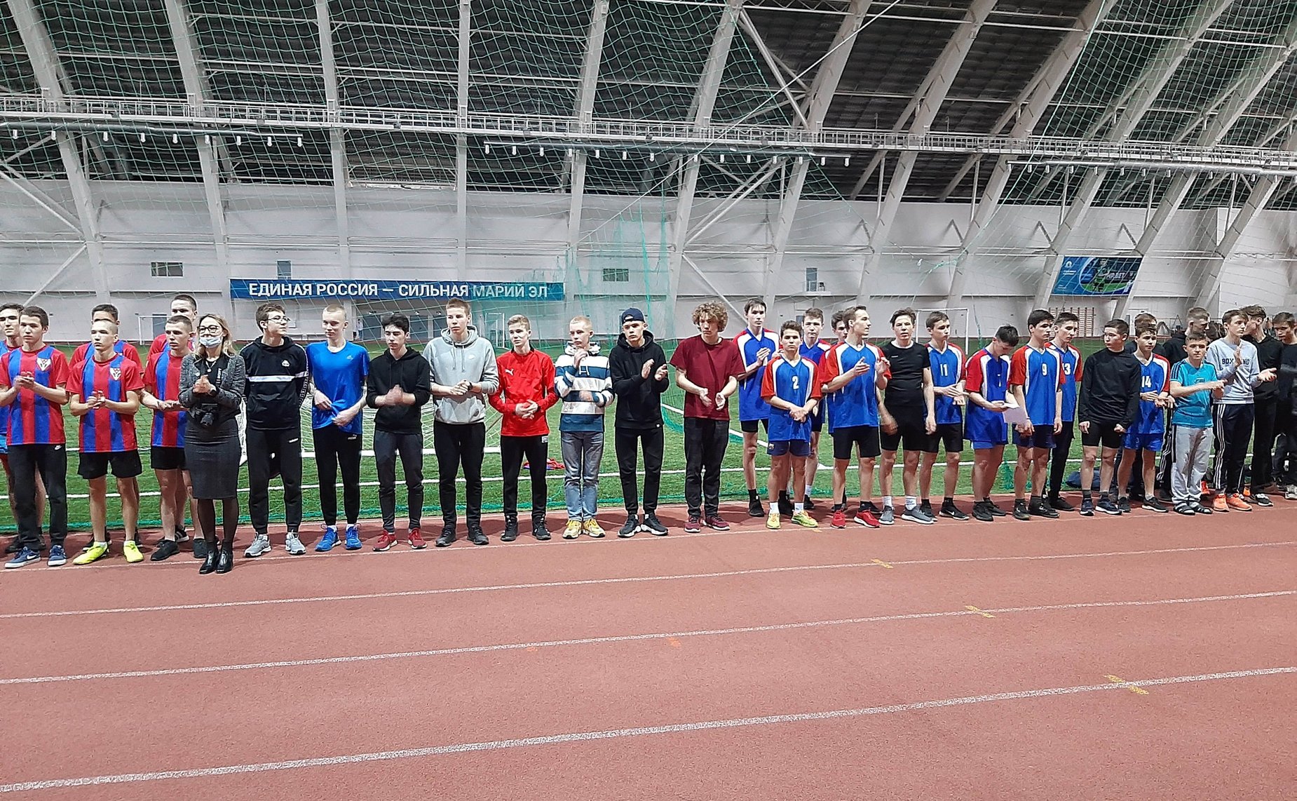 Сергей Мартынов посетил один из крупнейших спортивных объектов Республики — легкоатлетический манеж Арена «Марий Эл»