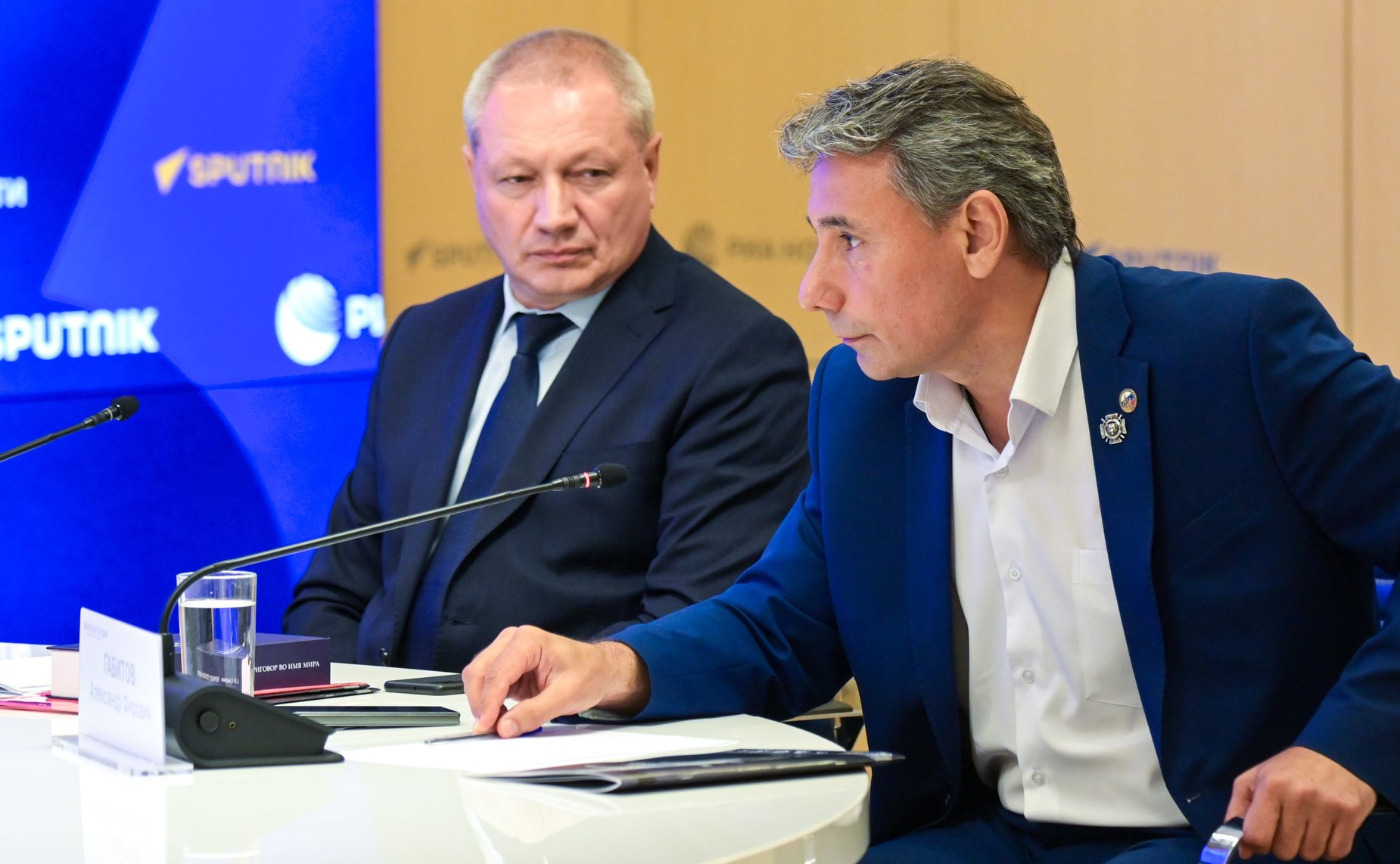Пресс-конференция, в рамках которой представлен доклад Международного общественного трибунала по преступлениям украинских неонацистов «Преступления киевского режима против мирного русского населения города Константиновка»