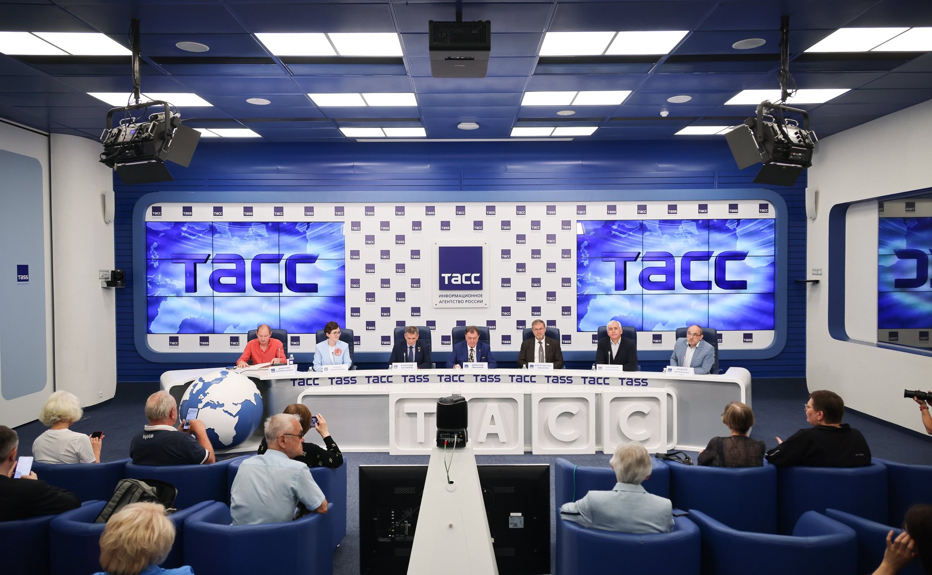 Константин Косачев принял участие в пресс-конференции, посвященной старту проекта «Рыцари детства» (фото ТАСС)