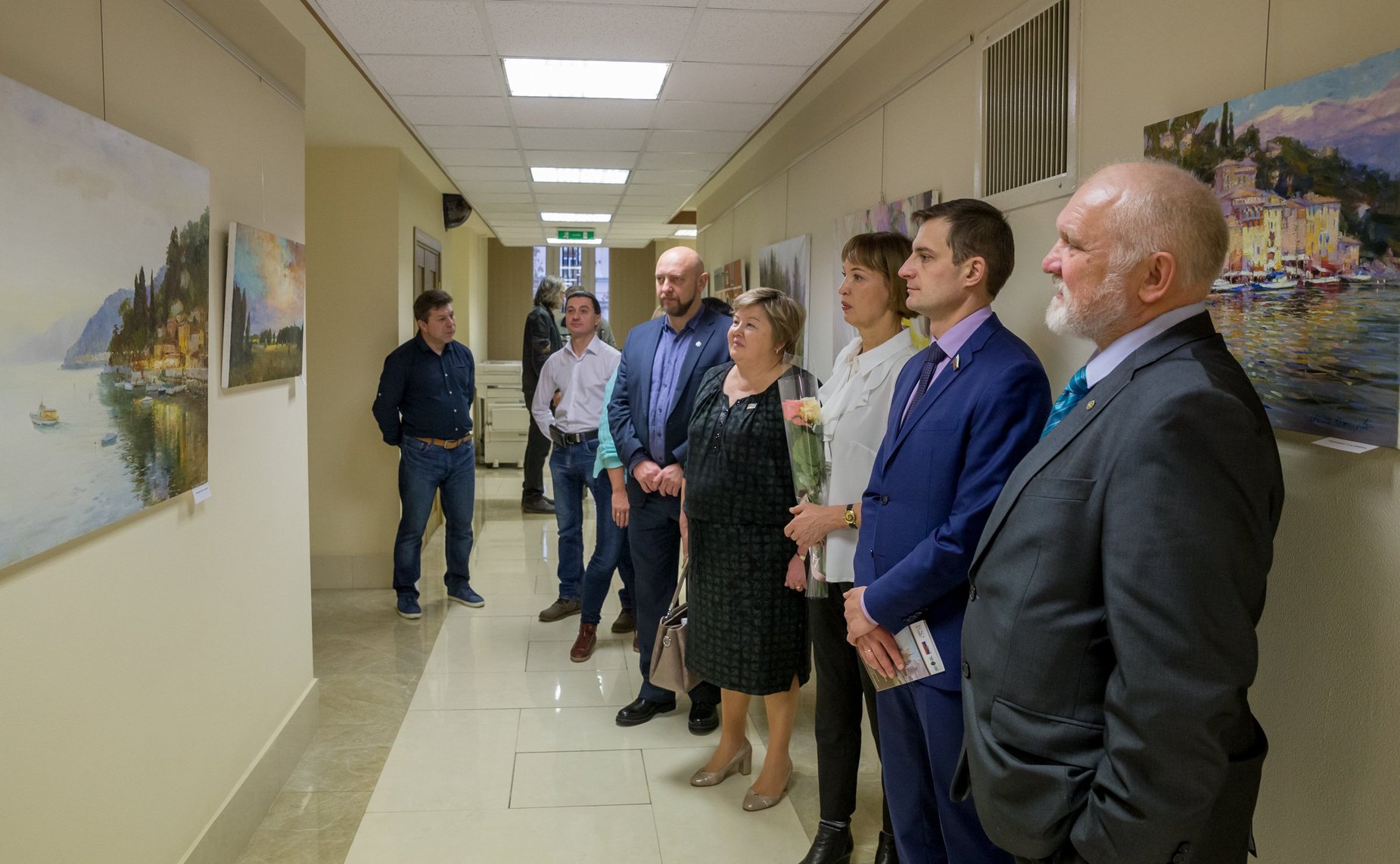 В Совете Федерации открылась выставка живописи «Восток – Запад»