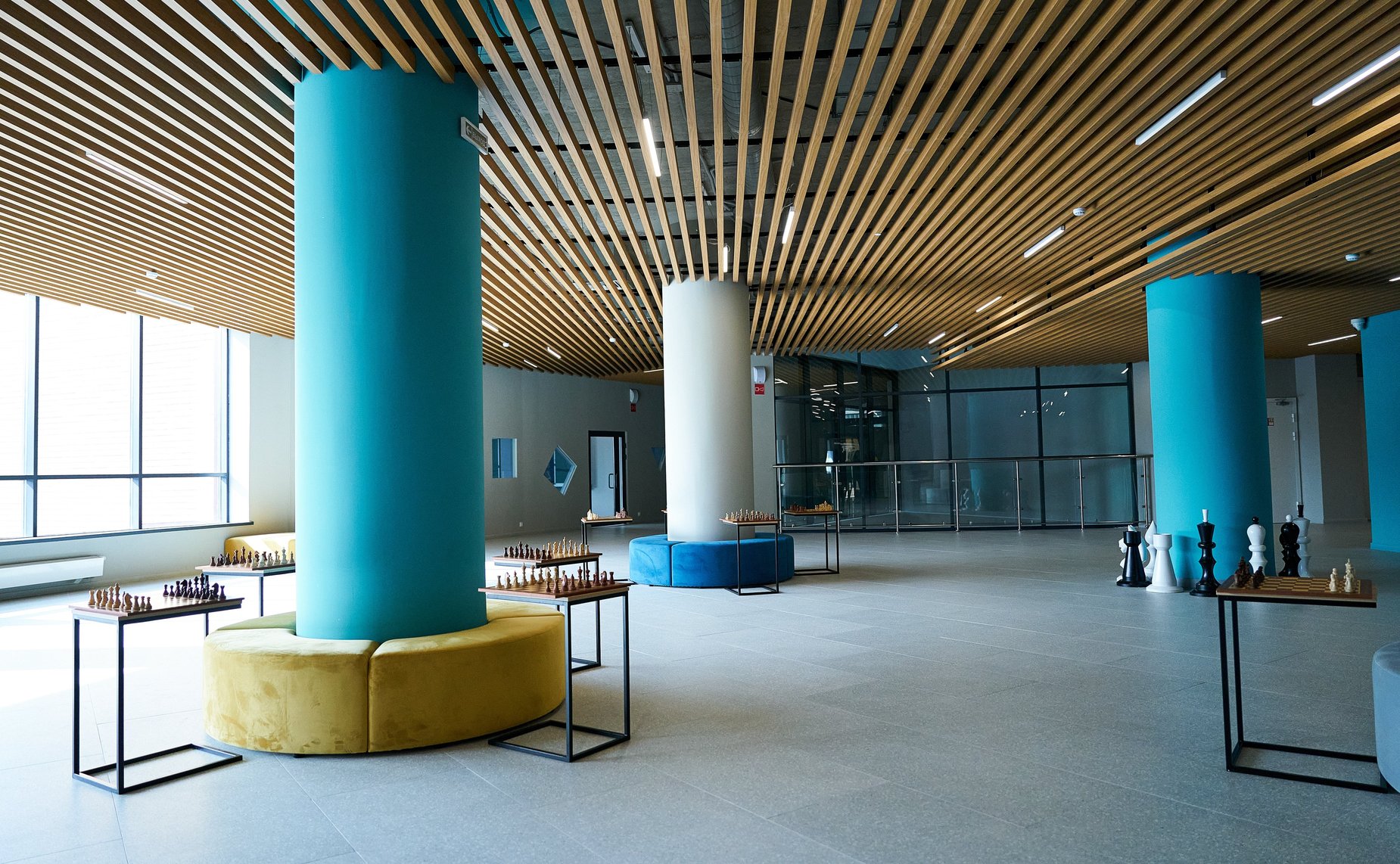 Первый заместитель Председателя СФ Владимир Якушев посетил новый корпус Югорского физико-математического IT-лицея в столице ХМАО Югре