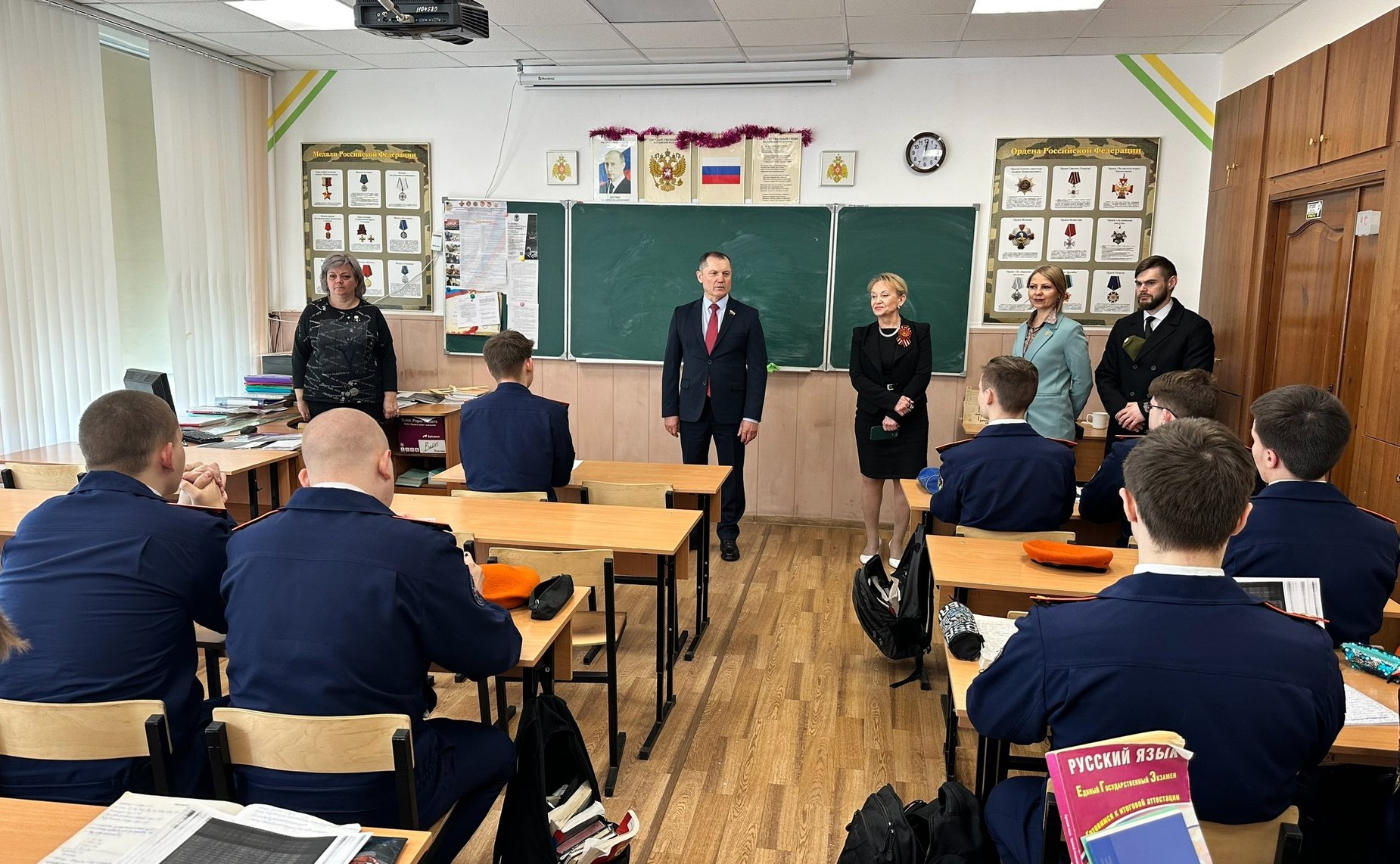 Игорь Мурог принял участие в открытии мемориальной экспозиции в честь Героев СВО – выпускников школы № 47 города Рязани