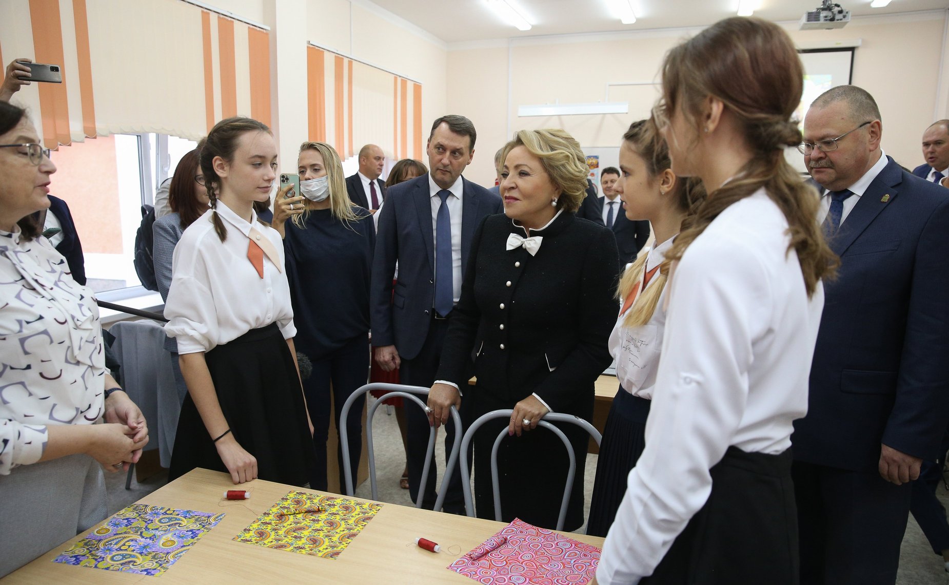 Валентина Матвиенко совместно с Олегом Мельниченко в День знаний посетила лицей номер 14 города Пензы