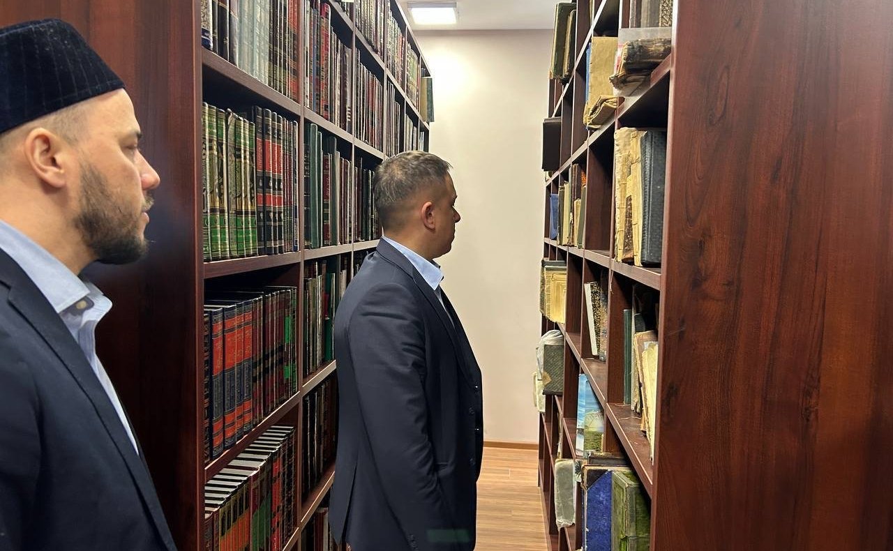 Айрат Гибатдинов провел встречу с представителями Духовного управления мусульман РФ и проректоратом МИИ