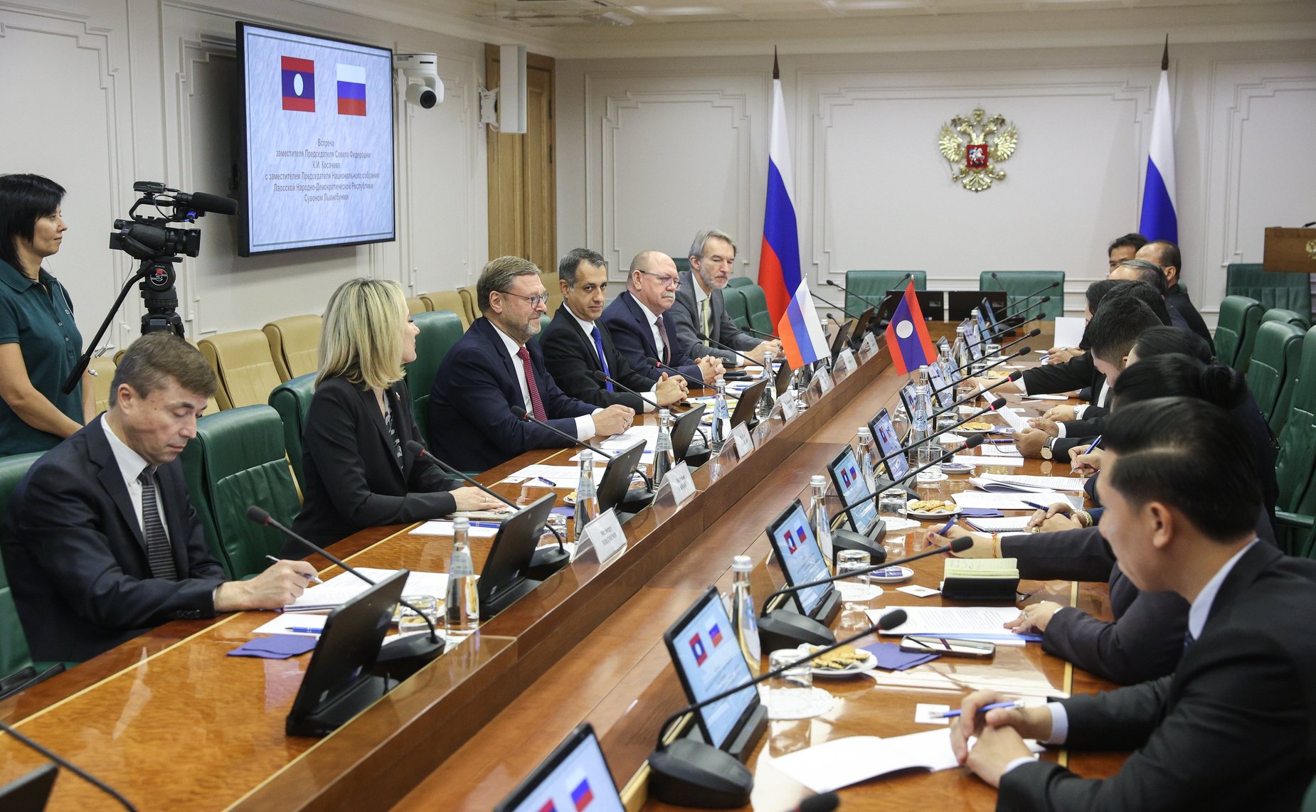 Константин Косачев провел встречу с заместителем Председателя Национального собрания Лаосской Народно-Демократической Республики Сувоном Лыангбунми