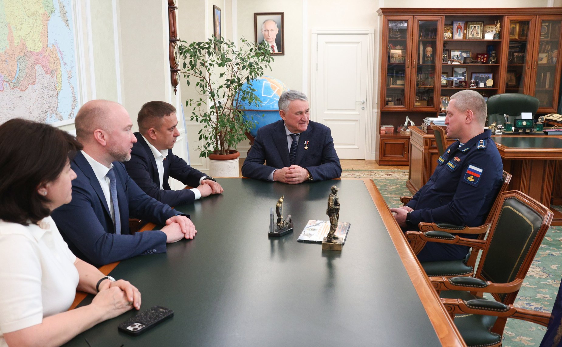 Встреча Юрия Воробьева с ветераном СВО