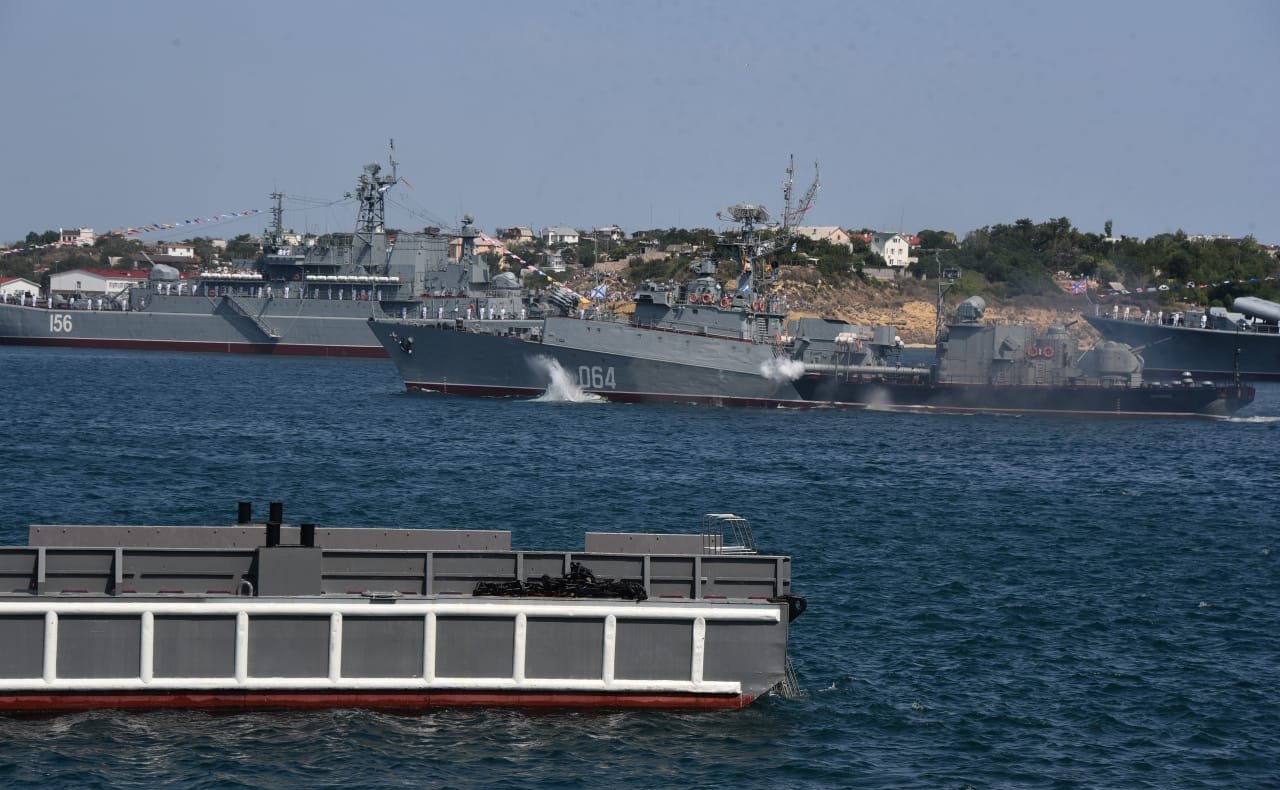 Е. Алтабаева приняла участие в прошедших в Севастополе торжественных мероприятиях в честь Дня Военно-Морского Флота