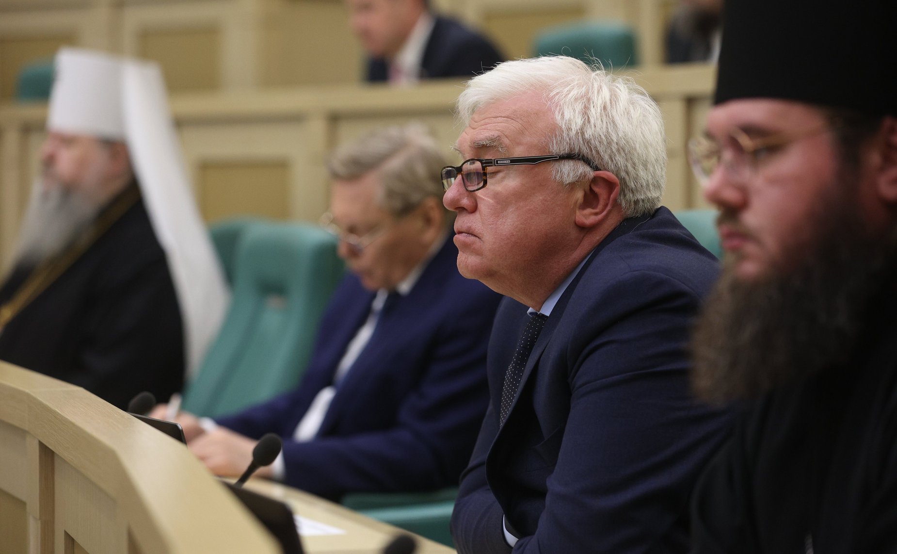 Пленарное заседание Х Парламентских встреч в рамках ХХХ Международных образовательных чтений «К 350-летию со дня рождения Петра I: секулярный мир и религиозность»