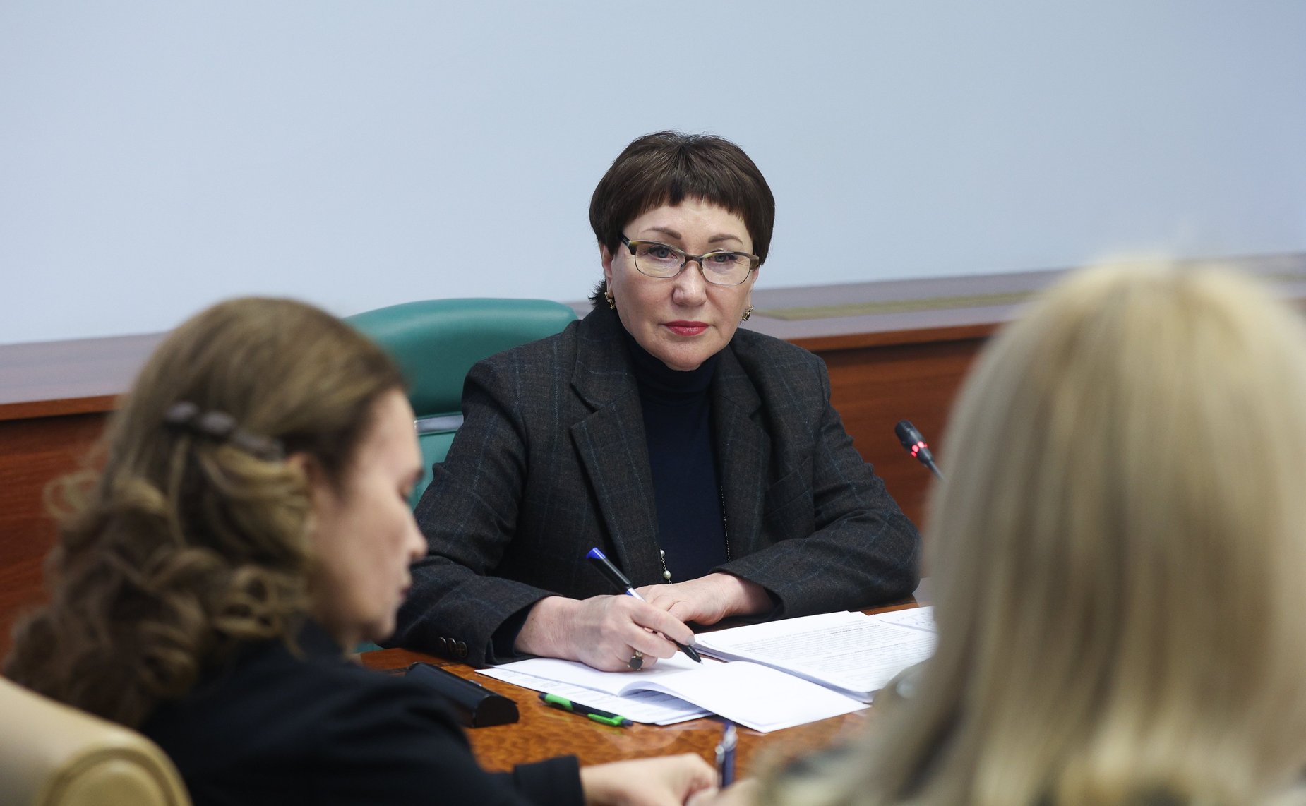Совещание Комитета СФ по социальной политике «Совершенствование подходов к организации оказания медицинской помощи населению и его лекарственному обеспечению. Пути повышения эффективности финансирования системы здравоохранения РФ»