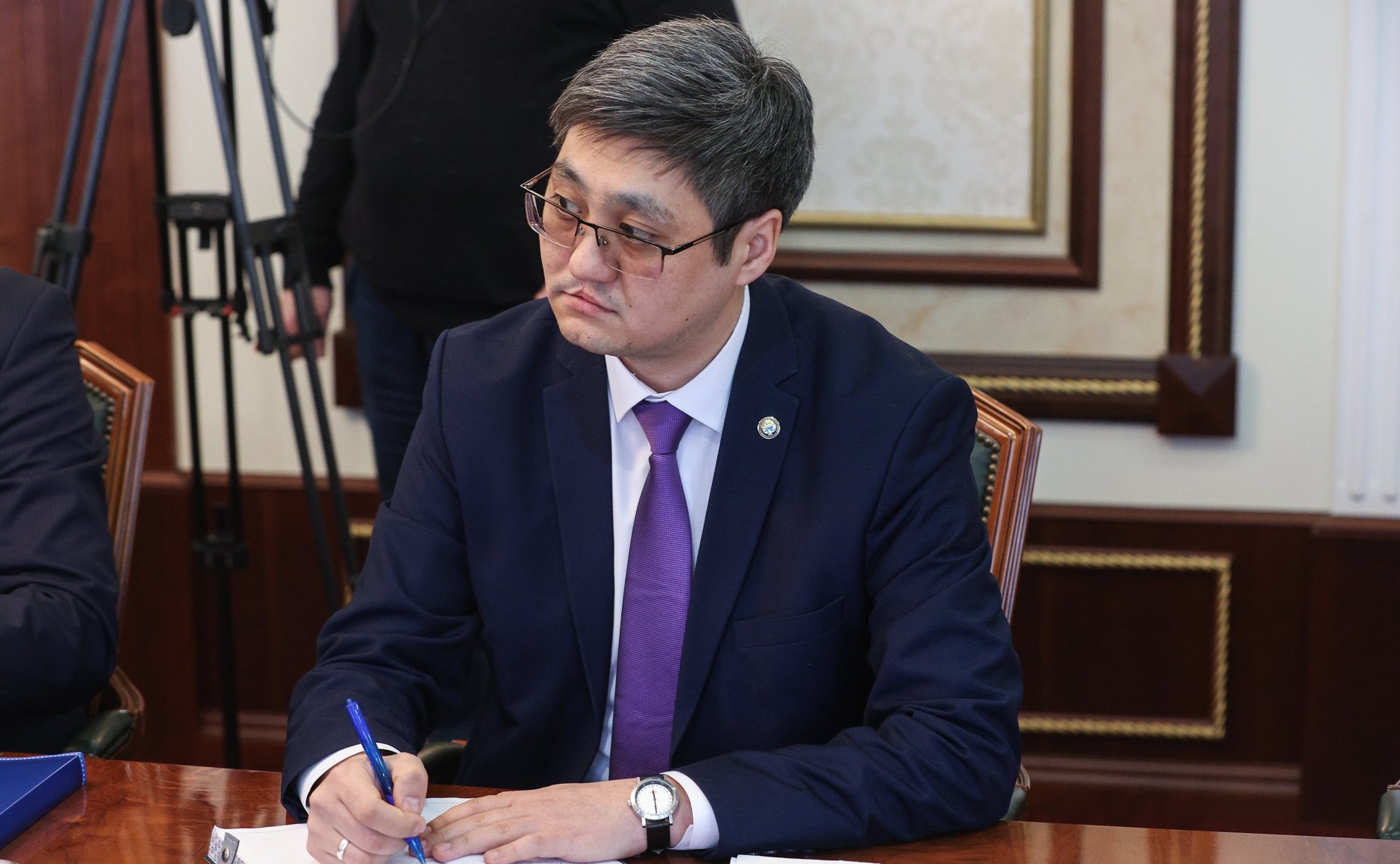Владимир Джабаров провел встречу с председателем Комитета Жогорку Кенеша Киргизской Республики по международным делам, обороне, безопасности и миграции Уланом Примовым