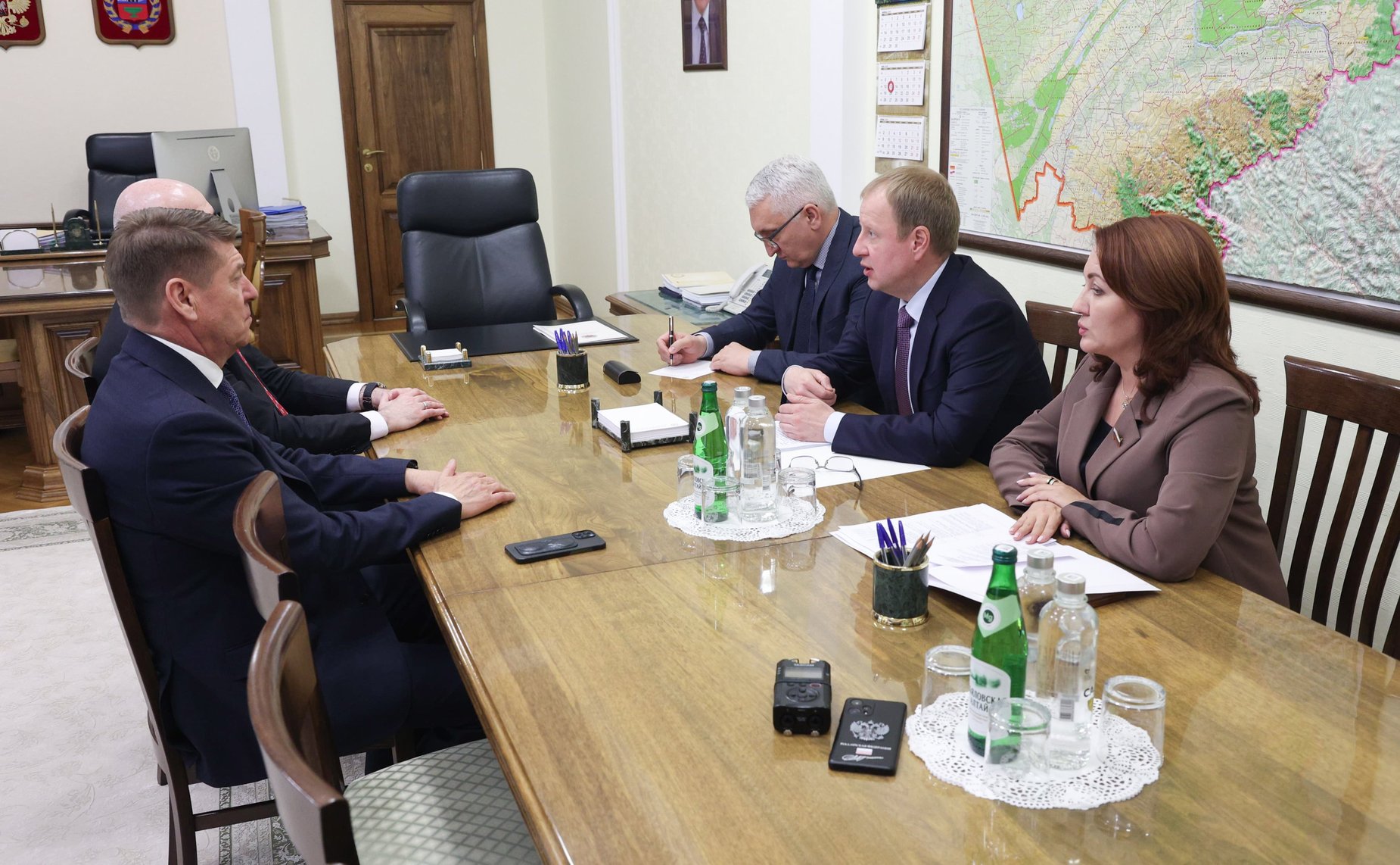 Сенаторы провели выездное совещание в Барнауле