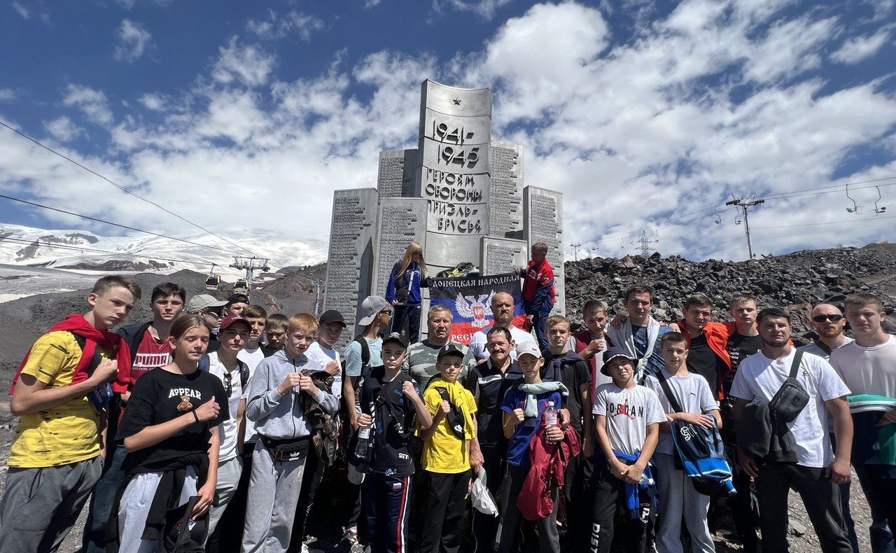 Денис Гусев организовал поездку для 20 юных спортсменов-боксеров из Донецкой и Луганской Народных Республик на одну из лучших спортивных баз в Эльбрусском районе Кабардино-Балкарской Республики