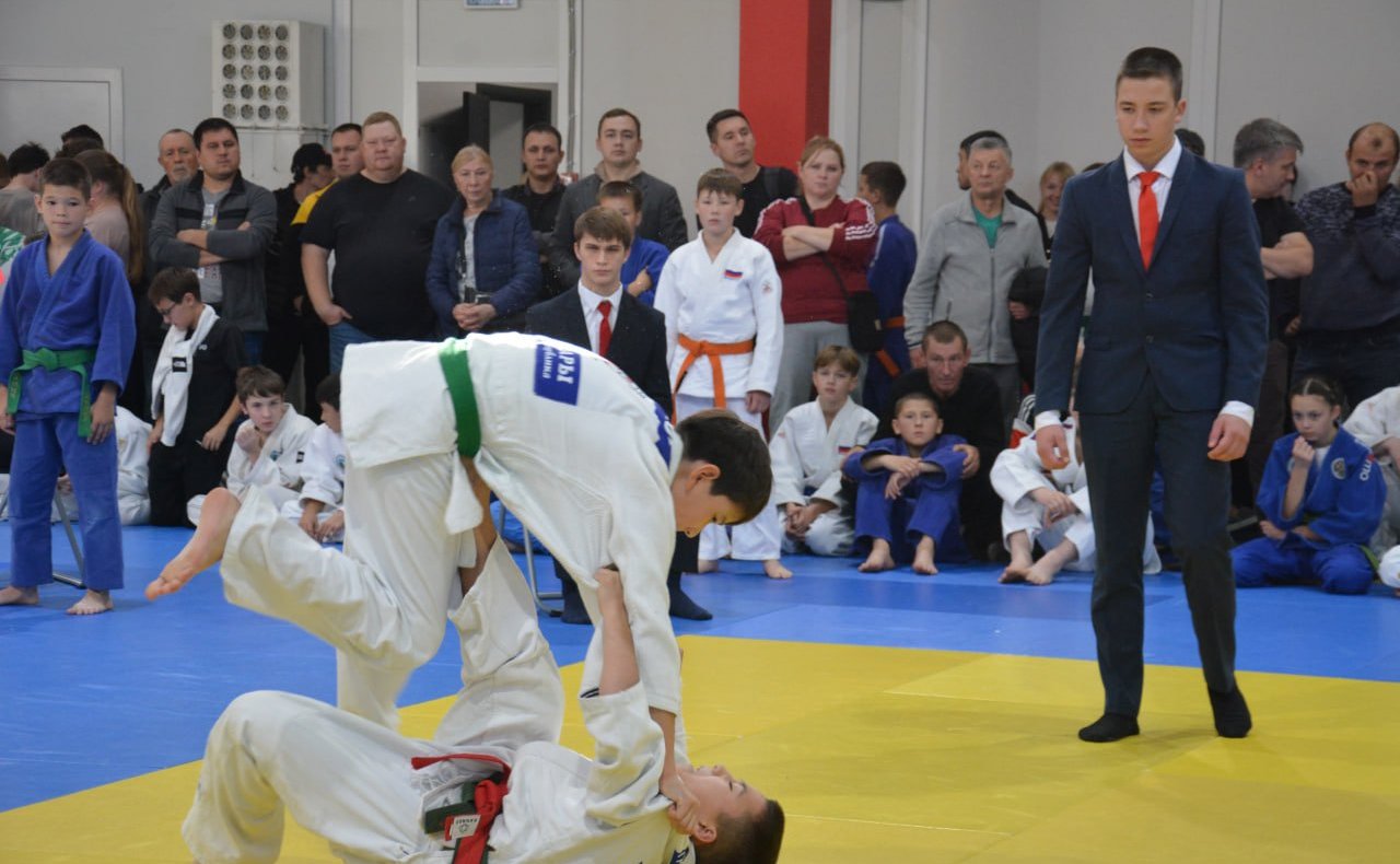 Николай Владимиров приехал на Всероссийский турнир по самбо