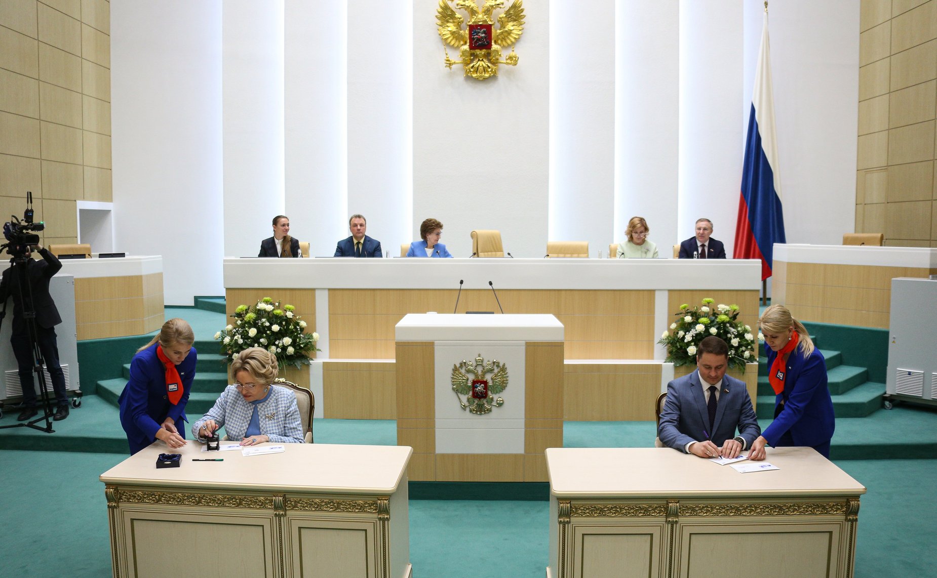 Пленарное заседание Форума молодых парламентариев: «Молодежь XXI века: сберегая наследие, развивая сотрудничество, приближая будущее»