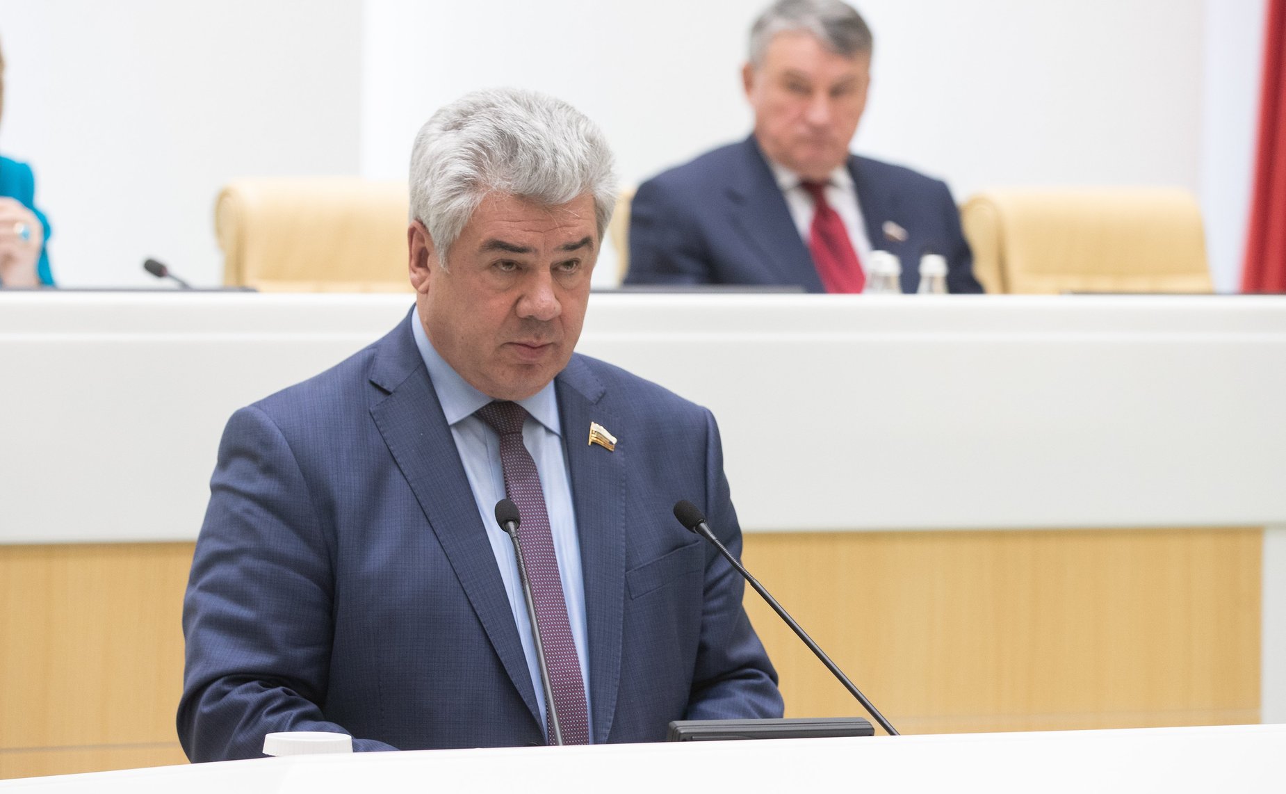 Виктор Бондарев