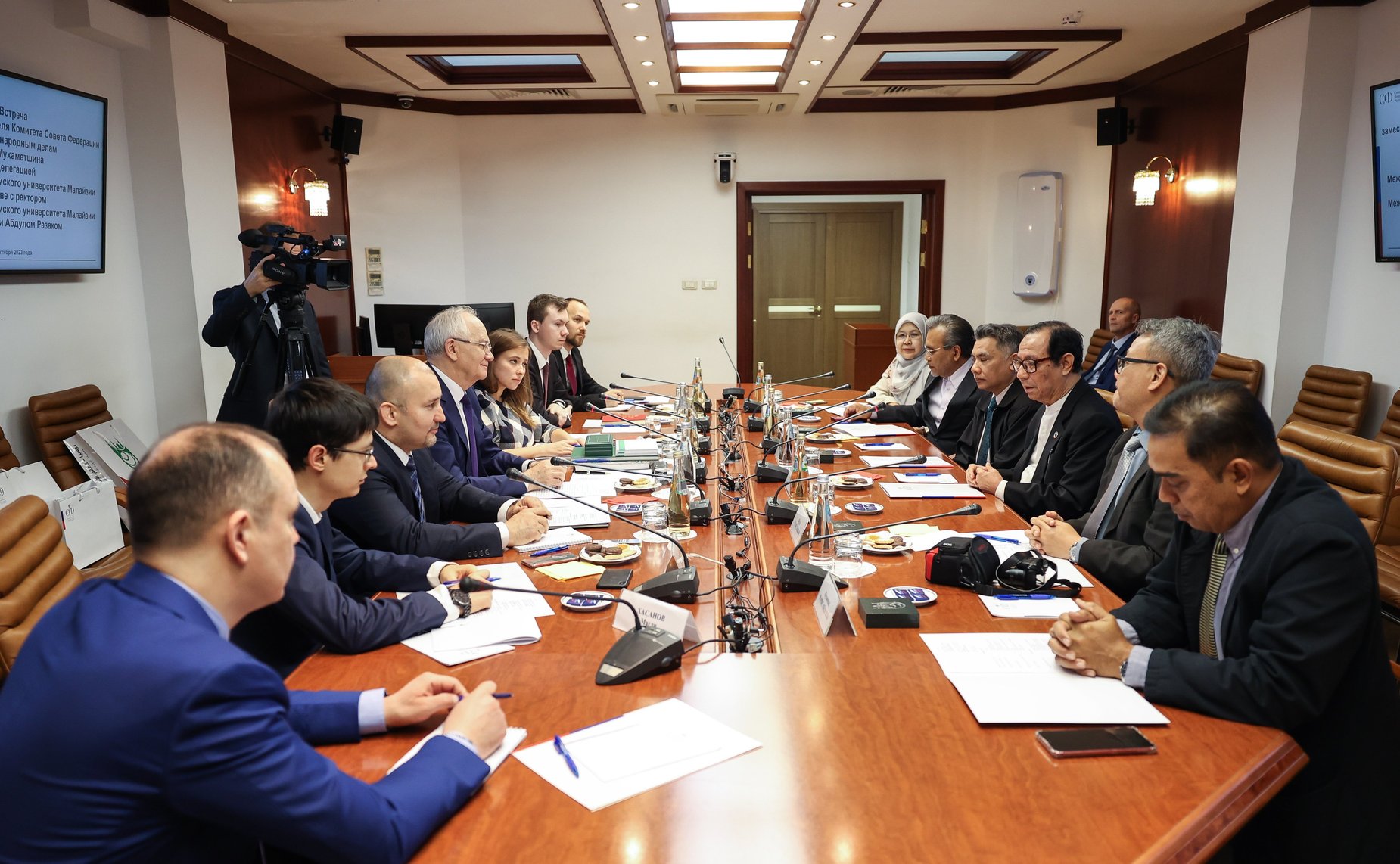 Встреча заместителя председателя Комитета СФ по международным делам Фарита Мухаметшина с делегацией Международного исламского университета Малайзии