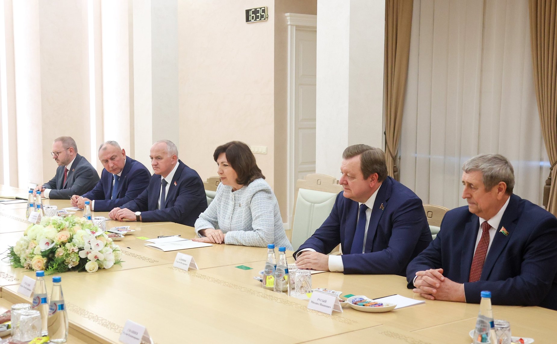 Встреча сенаторов с Председателем Совета Республики Национального собрания Беларуси Натальей Кочановой (фото: Пресс-служба Совета Республики Национального собрания Беларуси)