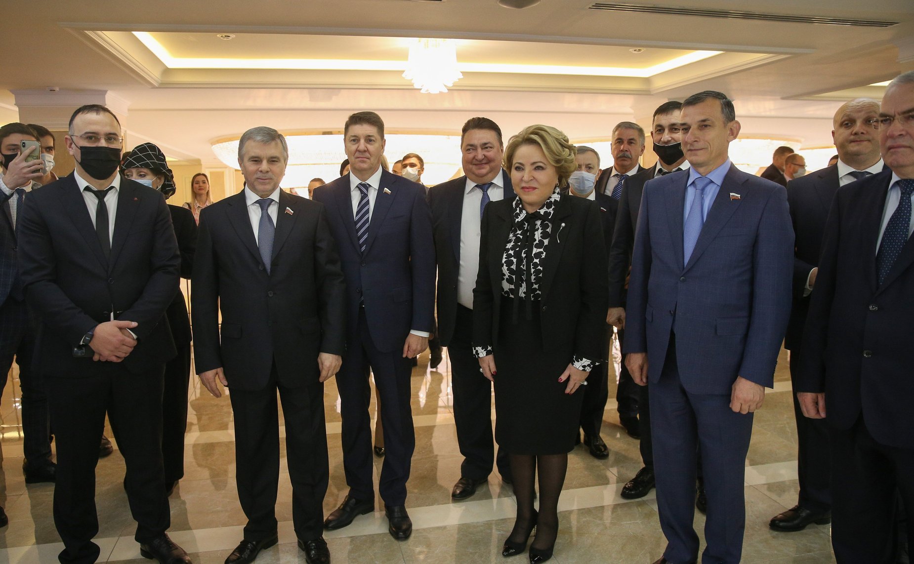 В рамках Дней Республики в Совете Федерации состоялись выставки картин художников Ингушетии, национального костюма современных дизайнеров региона