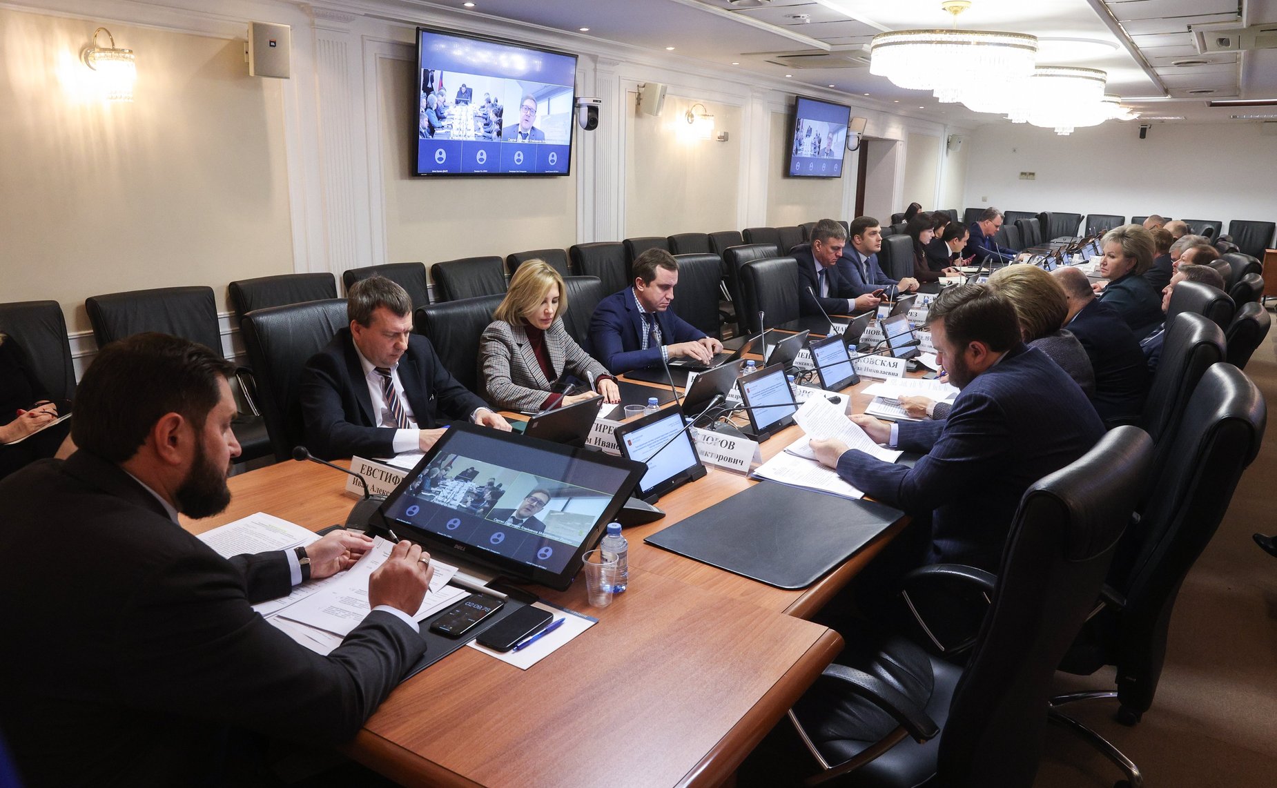 Круглый стол на тему «Трансформация системы целевой подготовки и механизма гарантированного трудоустройства инженерных кадров в реальные секторы экономики России»