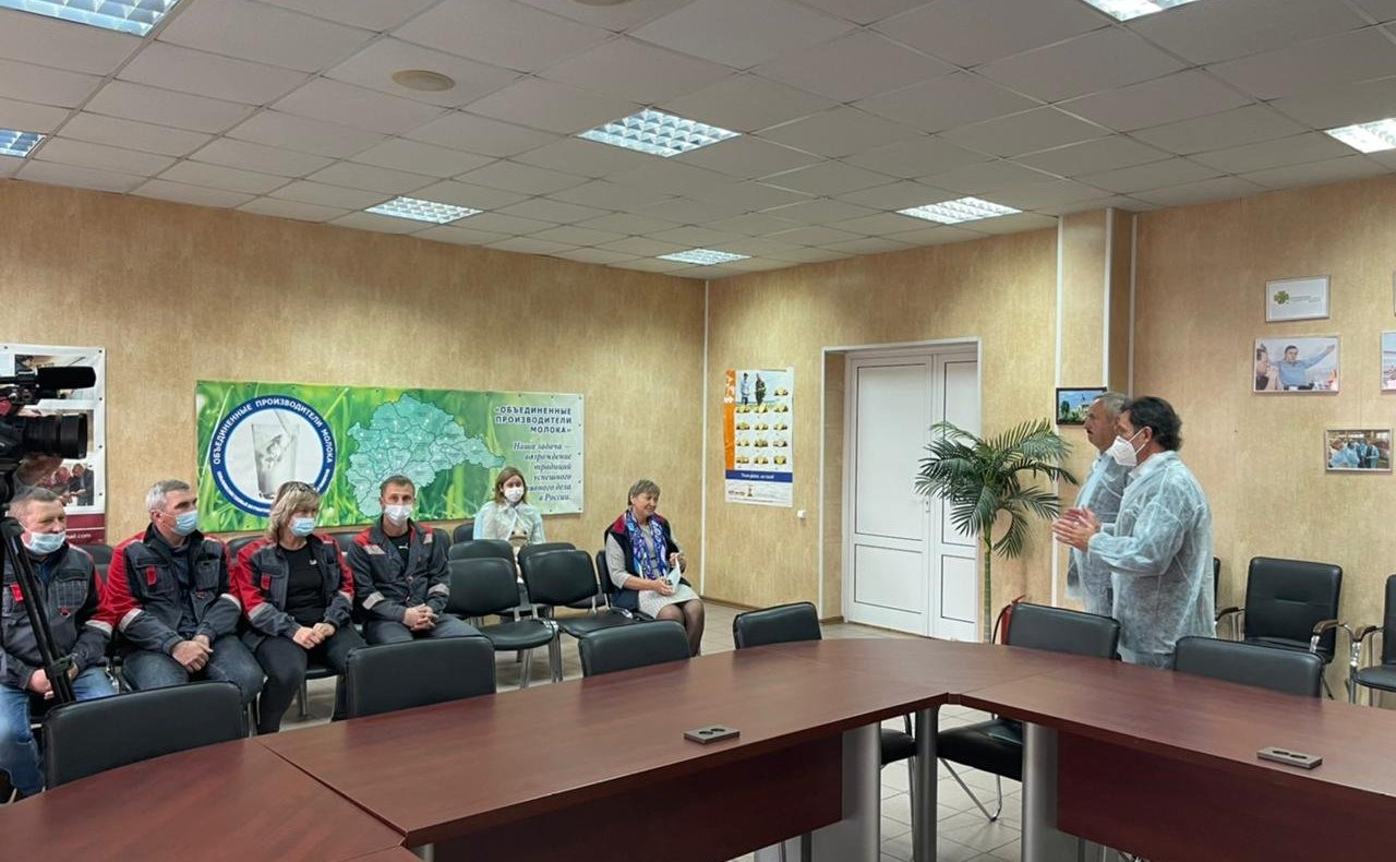 Максим Кавджарадзе в рамках поездки в регион посетил производственные предприятия в Тербунском и Воловском районах