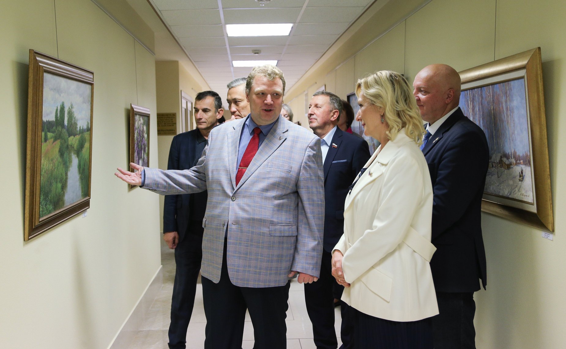 Открытие выставки члена Московского и Российского союза художников С. Борисова в рамках художественного проекта «Россия -Родина моя»