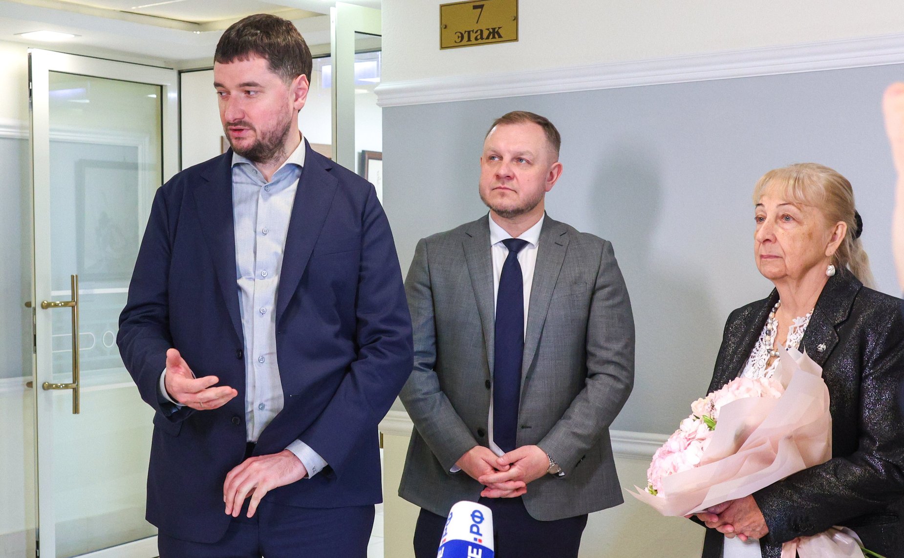 Торжественное открытие выставки Народного художника РФ Людмилы Юга «Нить времен. Подвиг Победы»