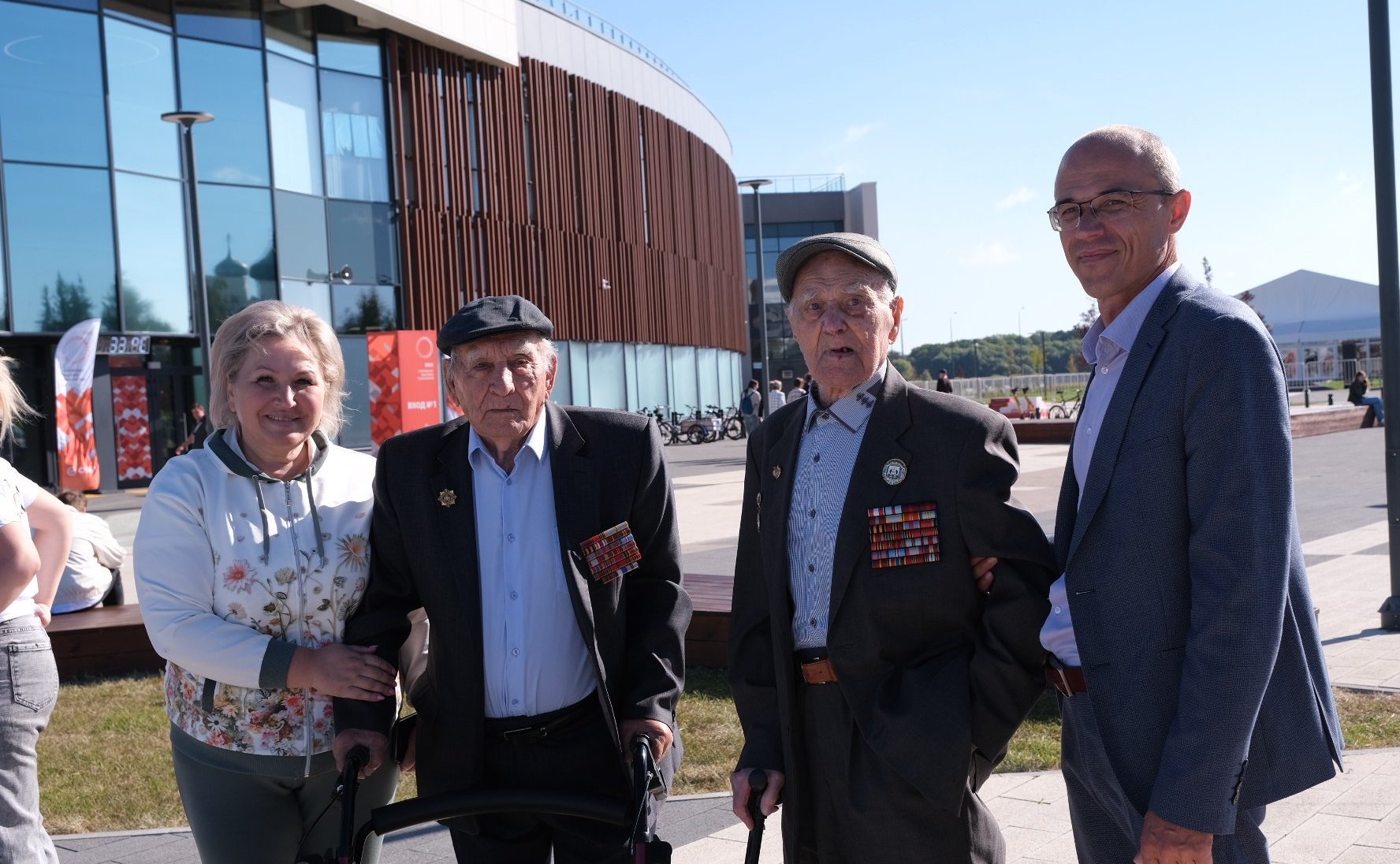 Елена Писарева организовала встречу ветеранов Великой Отечественной войны