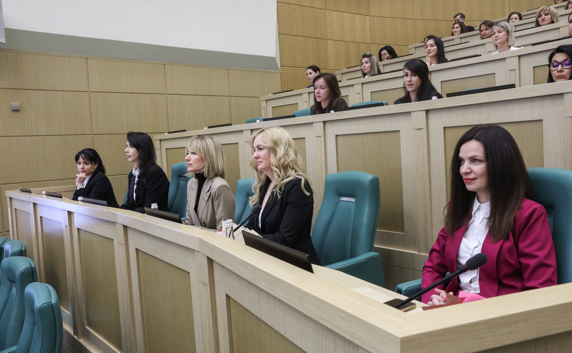 Встреча Председателя Совета Федерации Валентины Матвиенко с женщинами-предпринимателями «Голос женского бизнеса»