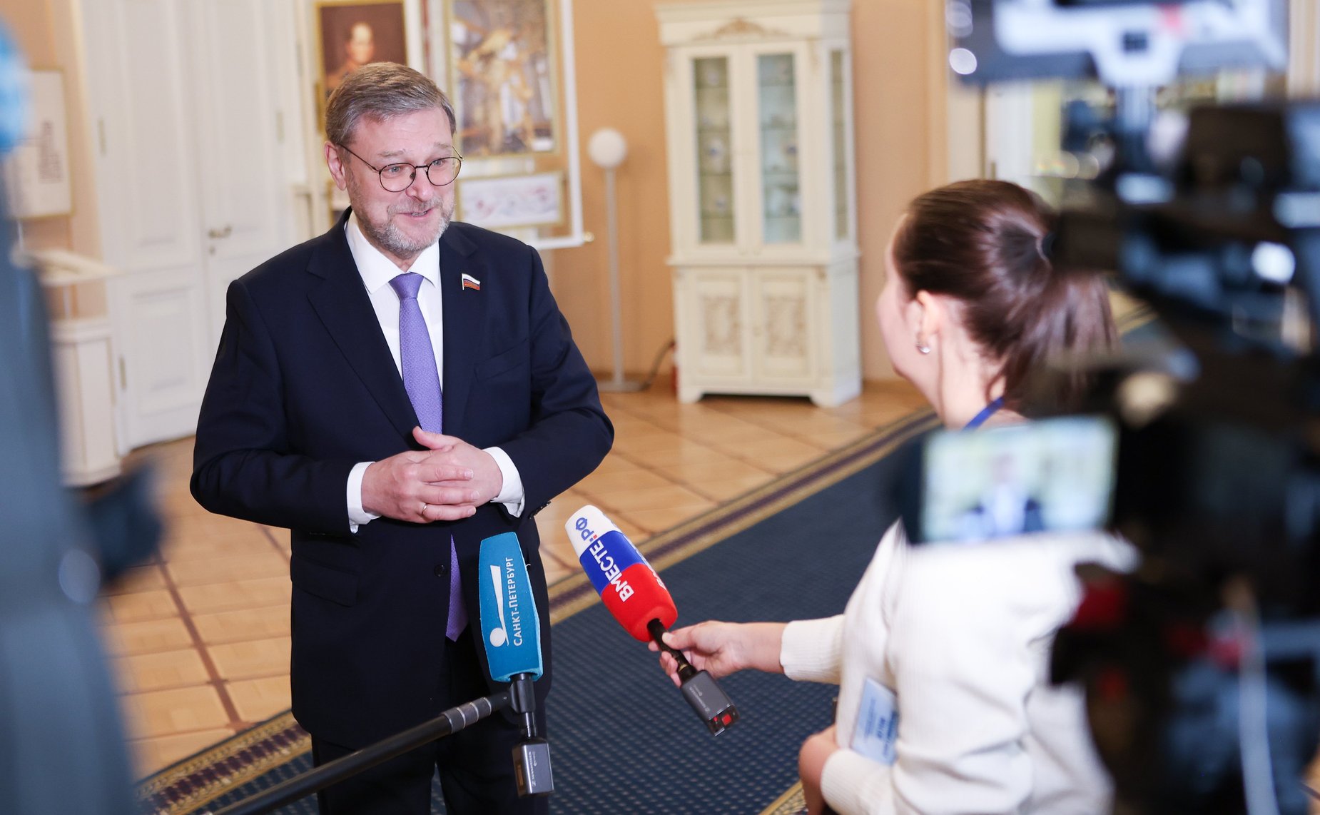 Пресс-подход заместителя Председателя Совета Федерации Константина Косачева