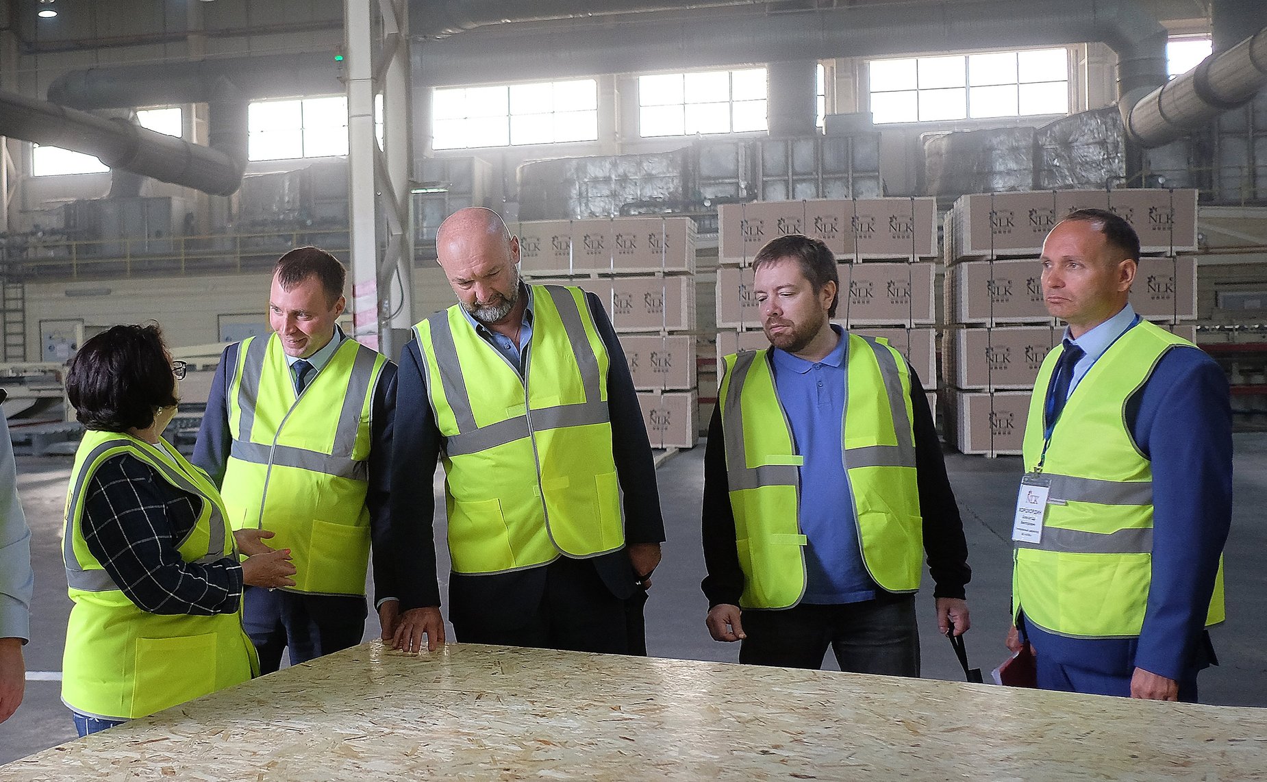 Сенаторы посетили деревоперерабатывающие предприятия в Кировской области