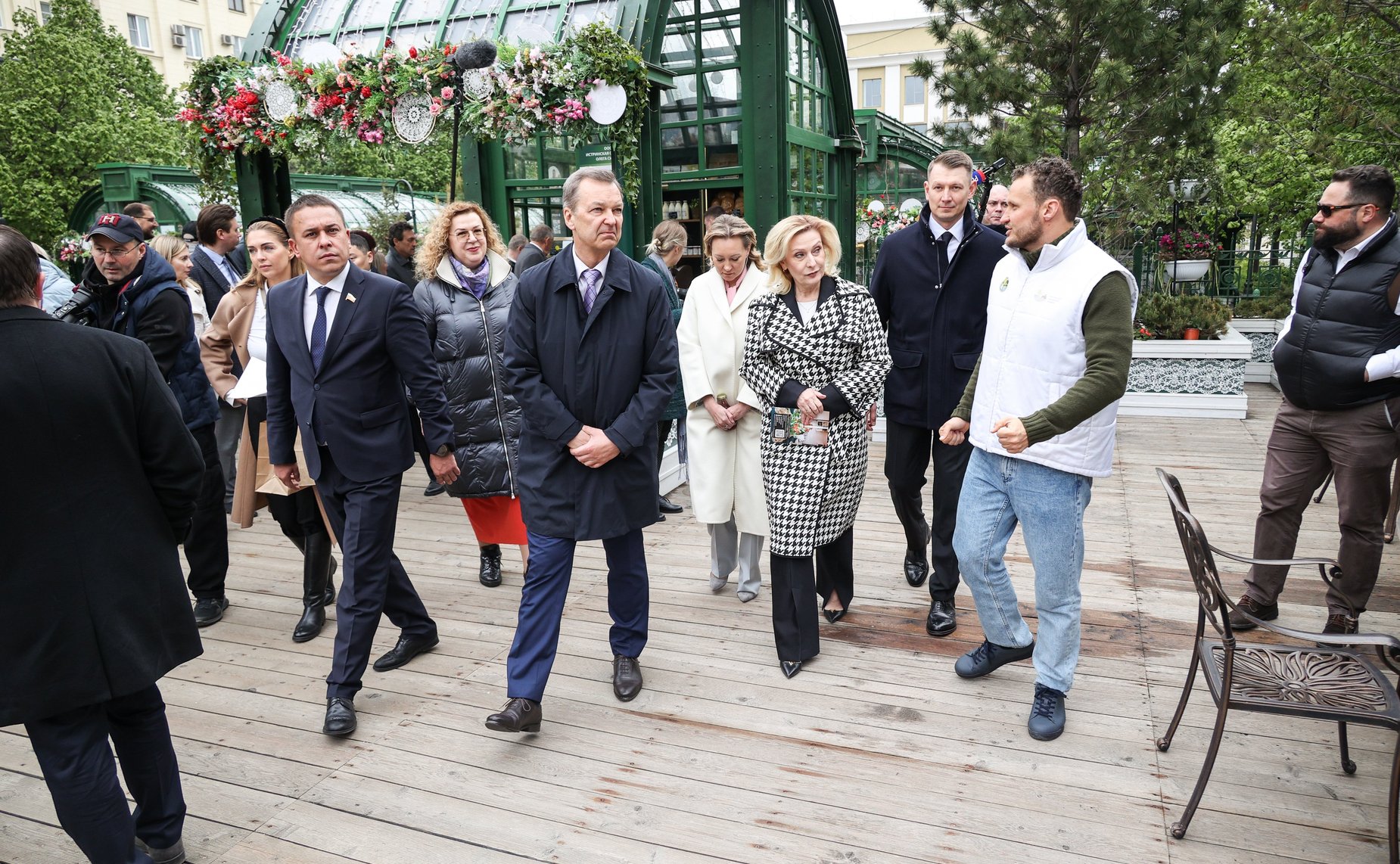 Сенаторы РФ открыли ярмарку фермерской продукции в Москве