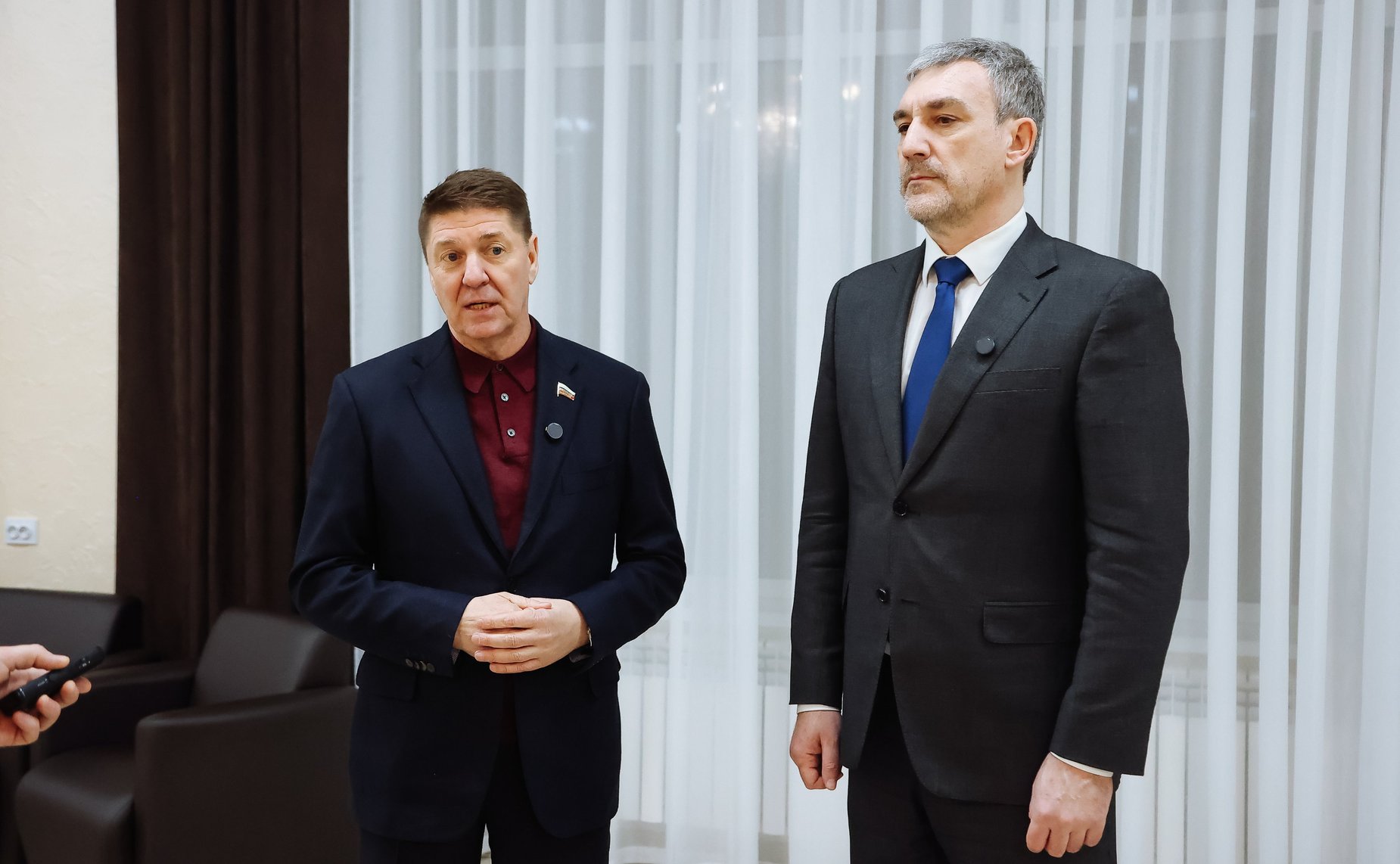 Пресс-подход председателя Комитета СФ по федеративному устройству, региональной политике, местному самоуправлению и делам Севера Андрея Шевченко и губернатора Амурской области Василия Орлова