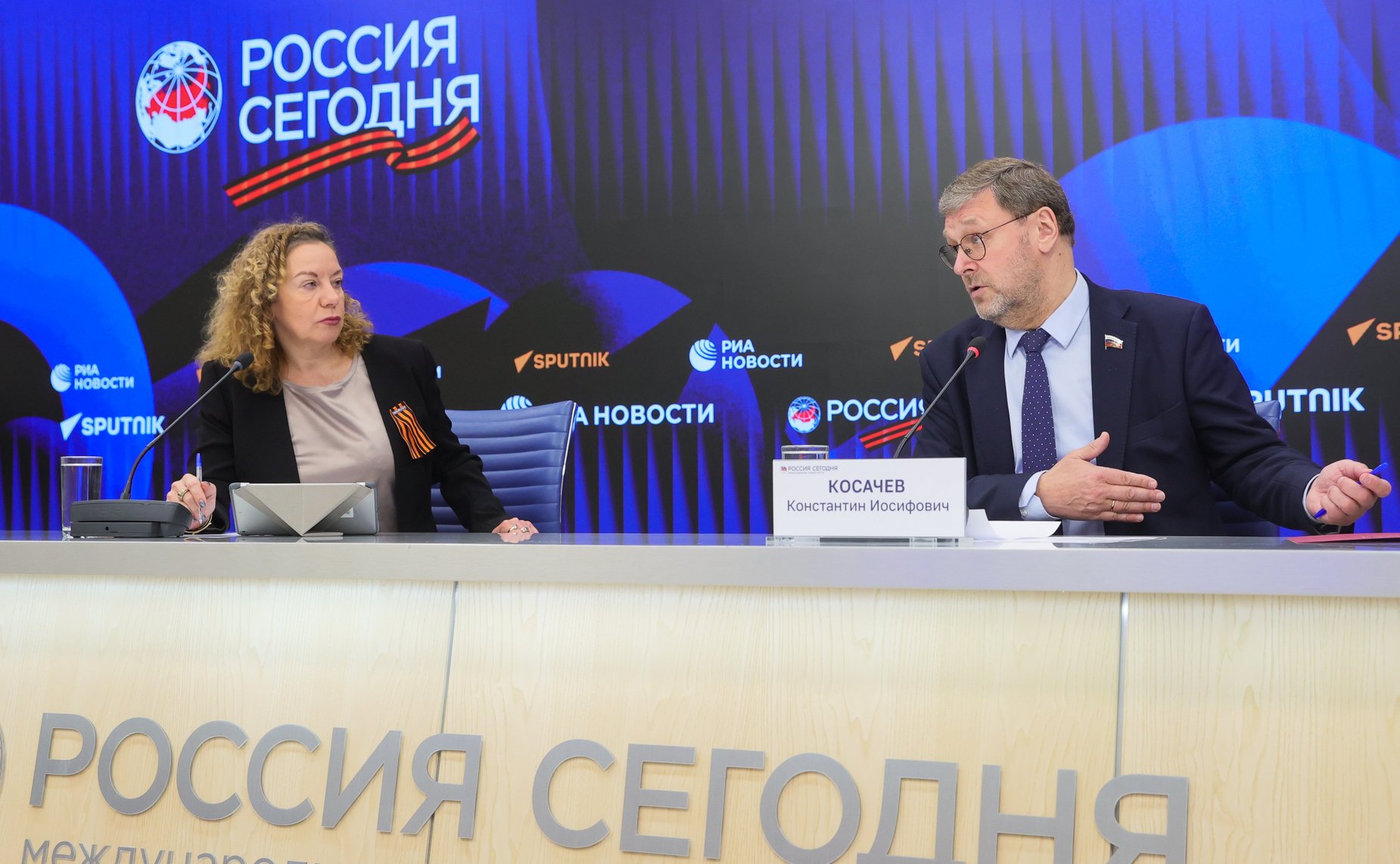 В ММПЦ «Россия сегодня» состоялся брифинг заместителя Председателя Совета Федерации Константина Косачева об итогах участия российской парламентской делегации в 152-й Ассамблее Межпарламентского союза