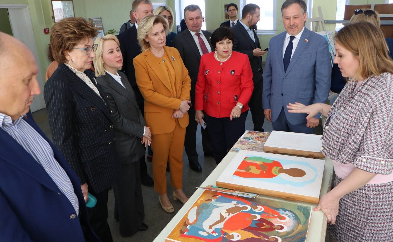 Галина Карелова провела в Палехе Ивановской области выездное заседание Комиссии СФ по сохранению и развитию народных художественных промыслов в Российской Федерации