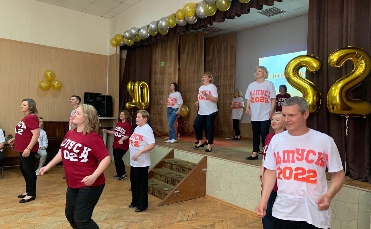 Ирина Кожанова приняла участие в торжественном вручении дипломов выпускникам Смоленского техникума железнодорожного транспорта, связи и сервиса