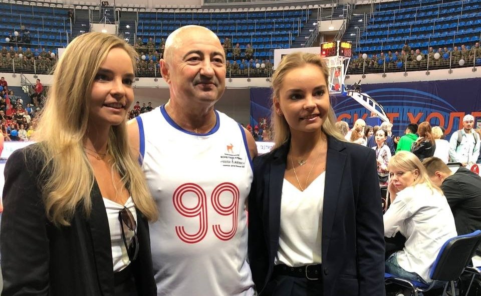 Александр Вайнберг принял участие в благотворительном баскетбольном матче «Шаг вместе»