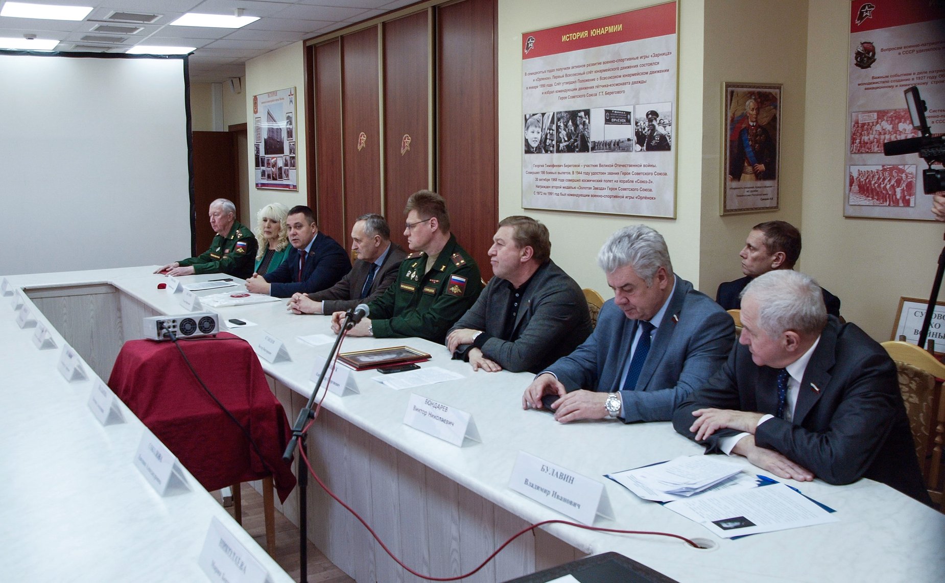 Сенаторы передали родственникам награду героя, пропавшего без вести в годы Великой Отечественной войны