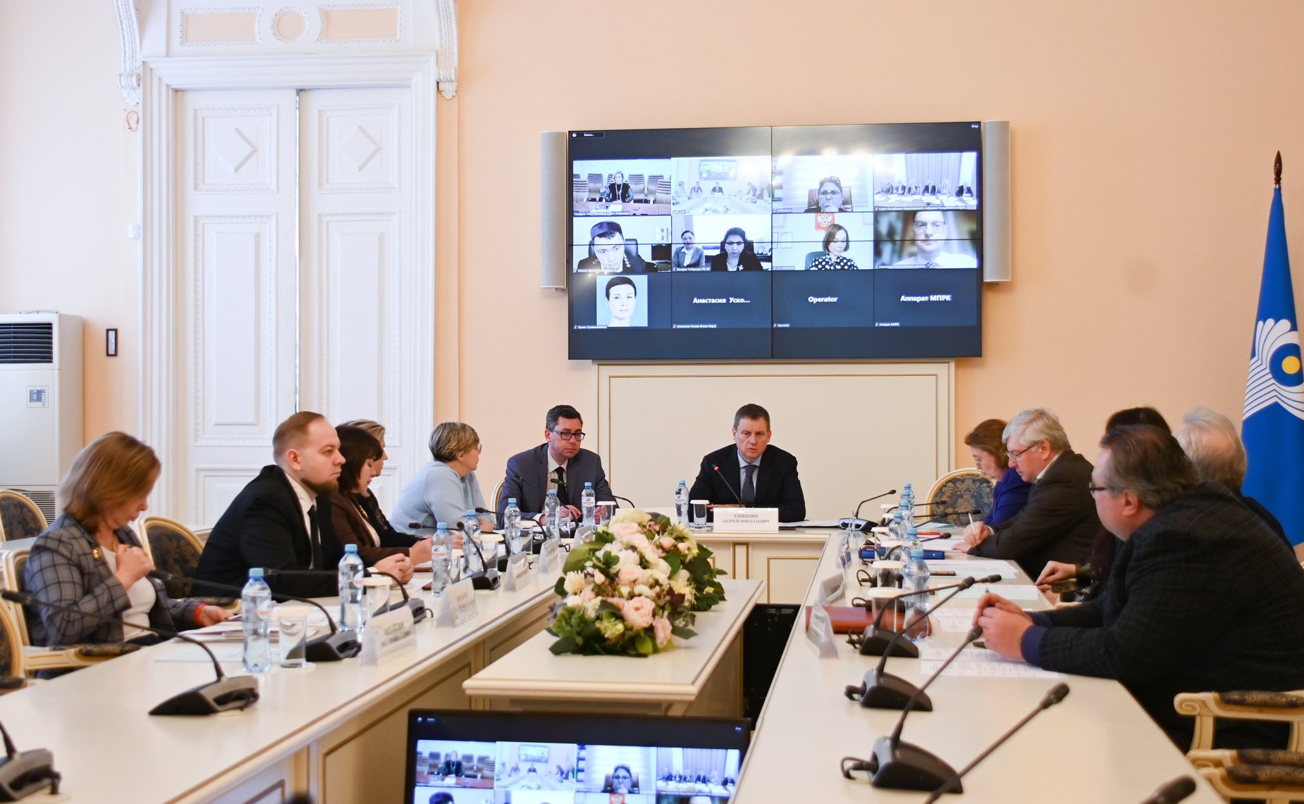 Участие сенаторов в заседании рабочей группы МПА СНГ по подготовке модельного закона «О платформенной занятости»