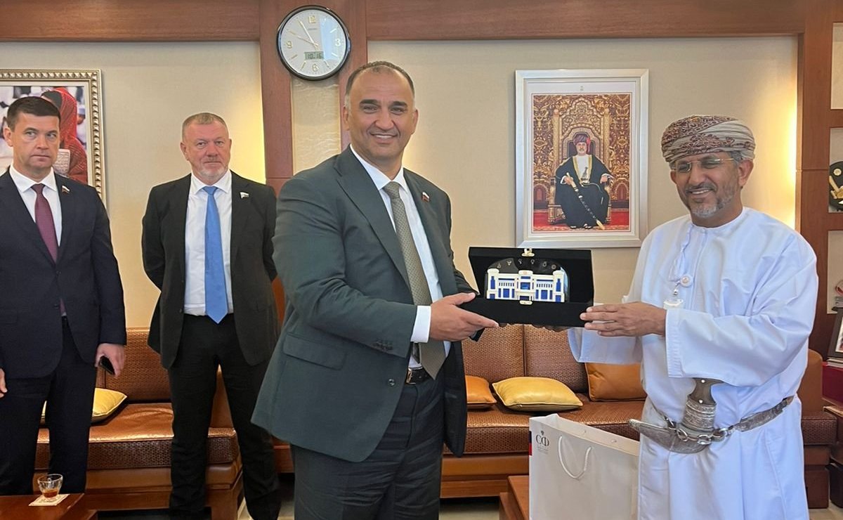 Делегация российских сенаторов встретилась с Председателем Государственного Совета Омана Абдельмаликом Бен Абдаллой Аль-Халили