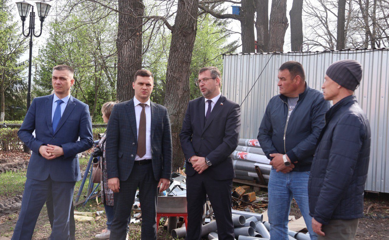 Николай Владимиров побывал на объектах и оценил ход строительства быстровозводимых корпусов в лагерях «Березка» г. Чебоксары и «Звездный» Цивильского муниципального округа Чувашии