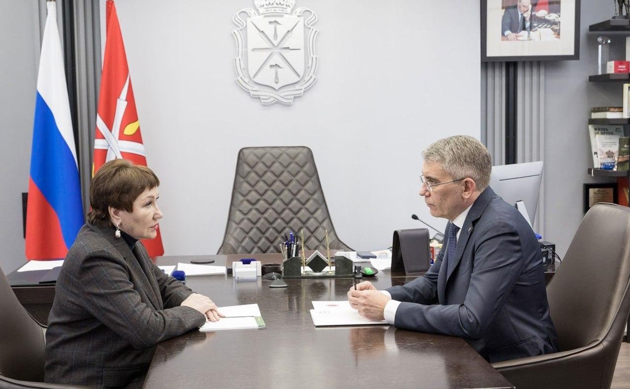 Председатель Комитета СФ по социальной политике Елена Перминова в ходе поездки в Тульскую область встретилась с главой региона Дмитрием Миляевым