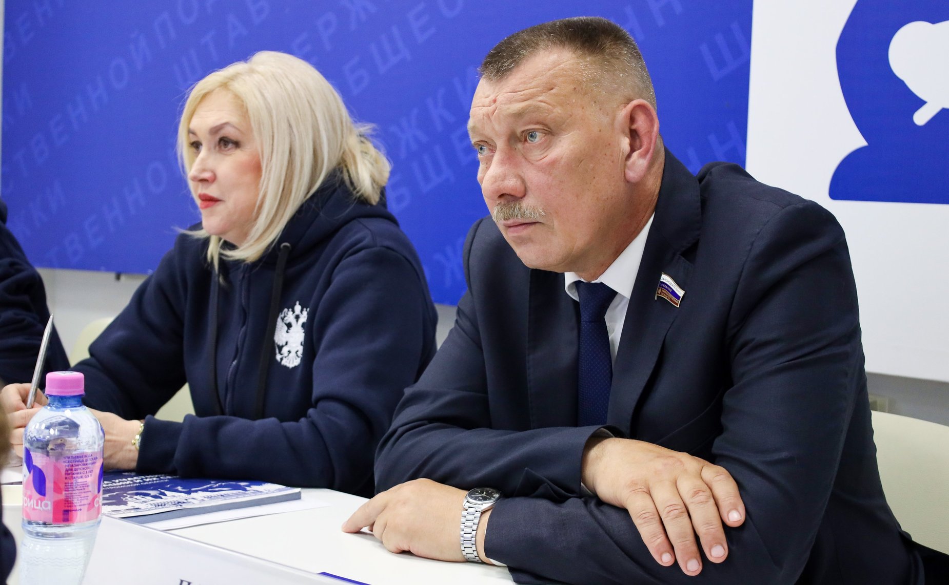 Сенаторы посетили штаб общественной поддержки партии «Единая Россия»