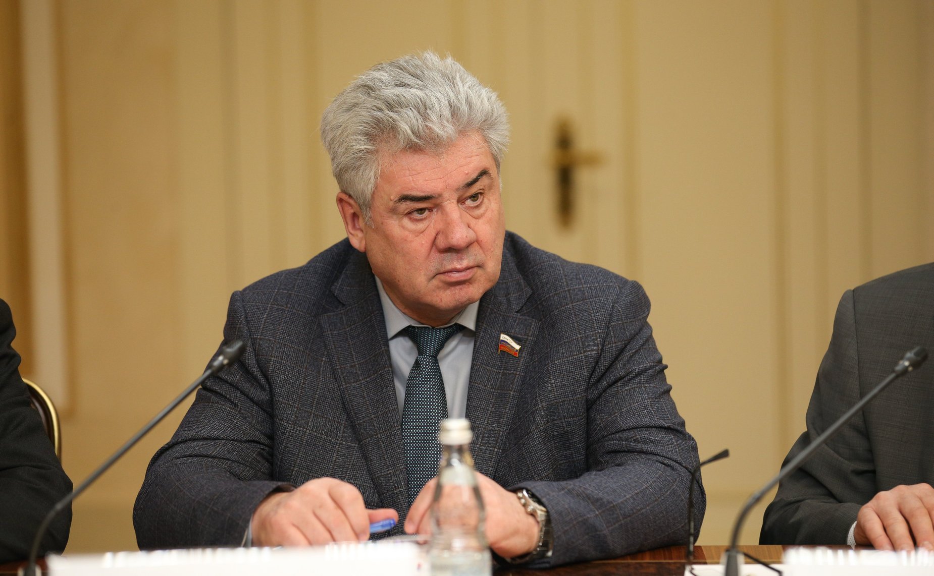 Виктор Бондарев