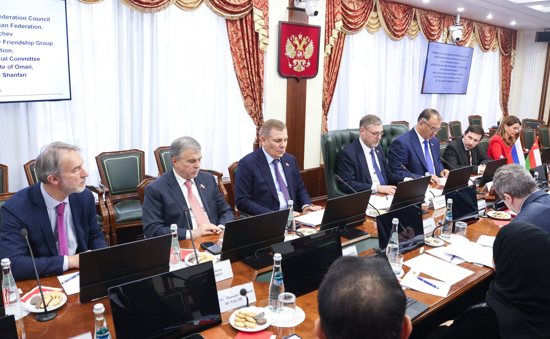Встреча заместителя Председателя СФ Константина Косачева с руководителем группы по сотрудничеству с Российской Федерации, председателем Комитета по экономике и финансам Государственного совета Султаната Оман Зафером Аль Шанфари