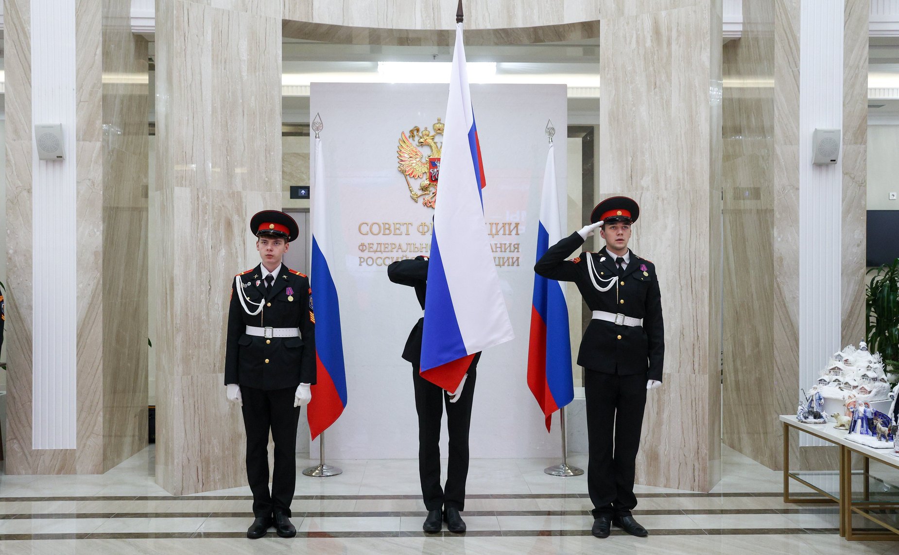 Церемония вручения паспортов Российской Федерации ребятам, достигшим 14-летнего возраста