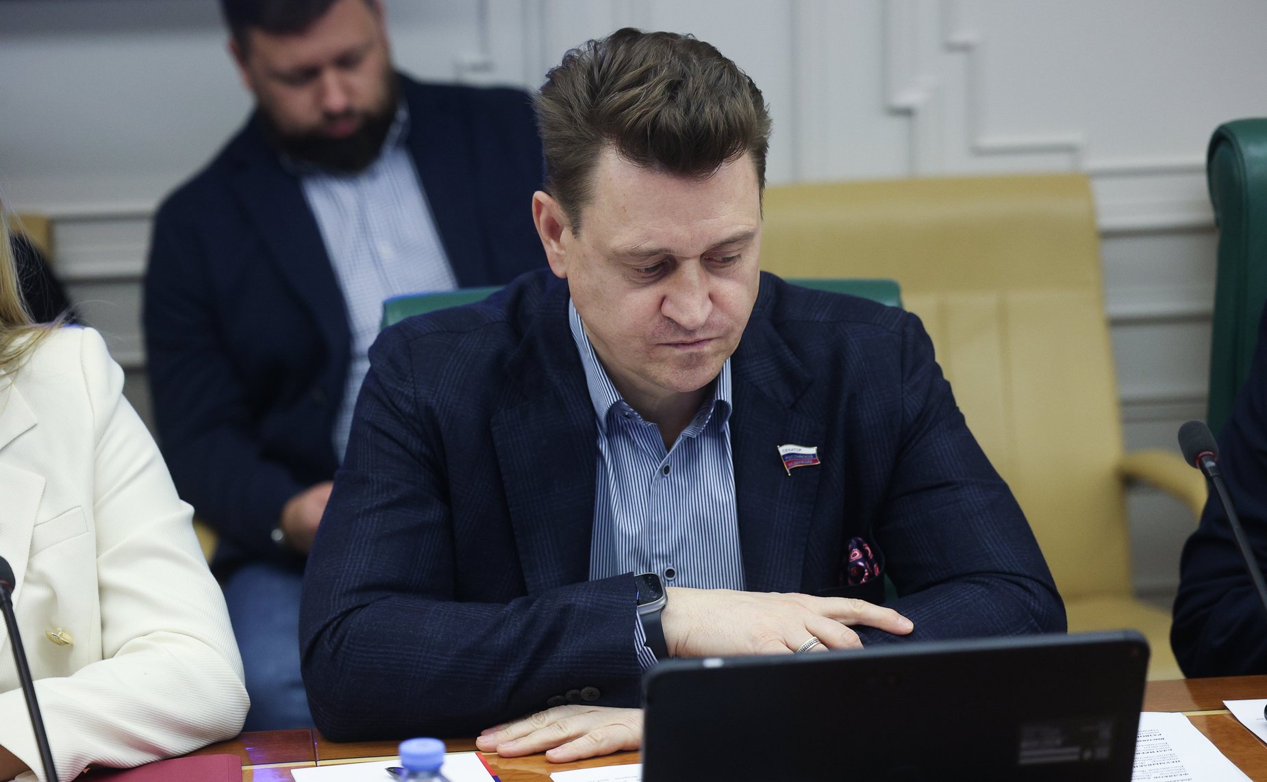 Олег Голов