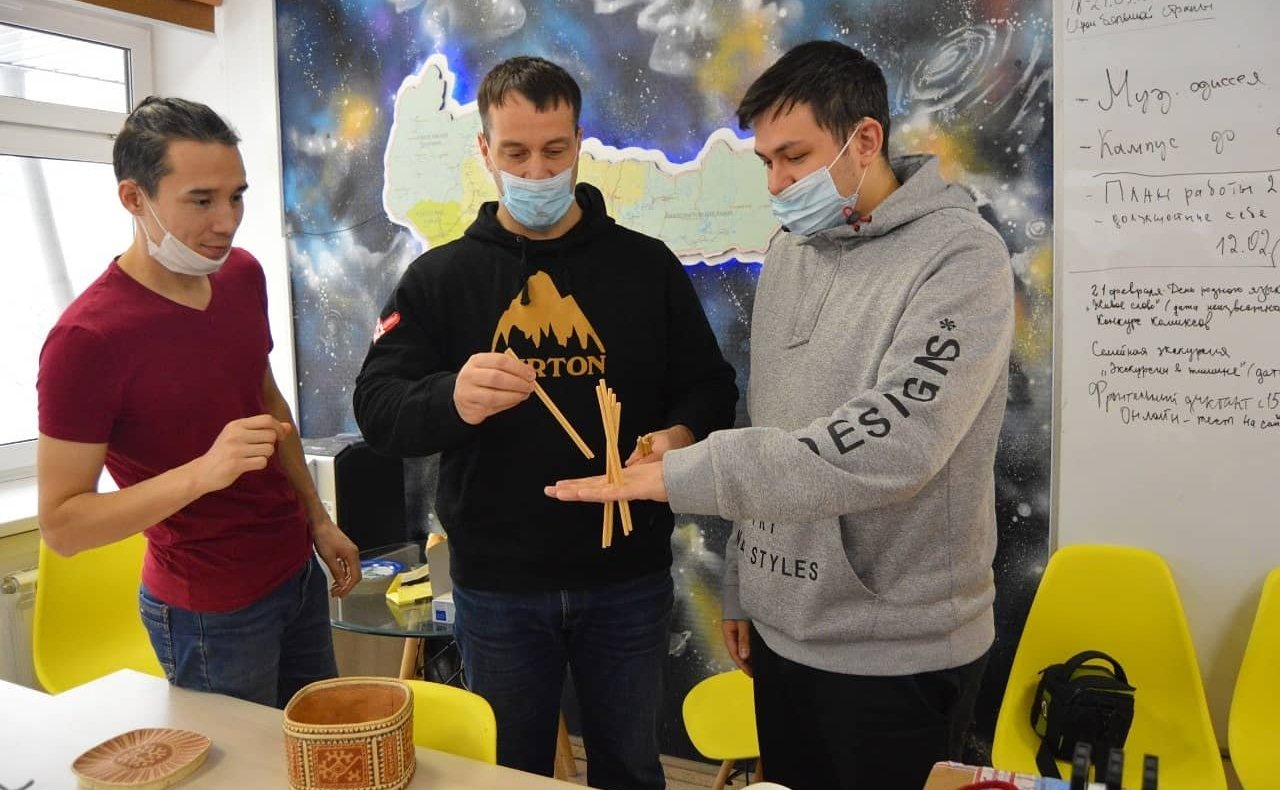 Эдуард Исаков обсудил внедрение в регионе новаторских идей в социокультурной сфере и встретился с жительницей ХМАО