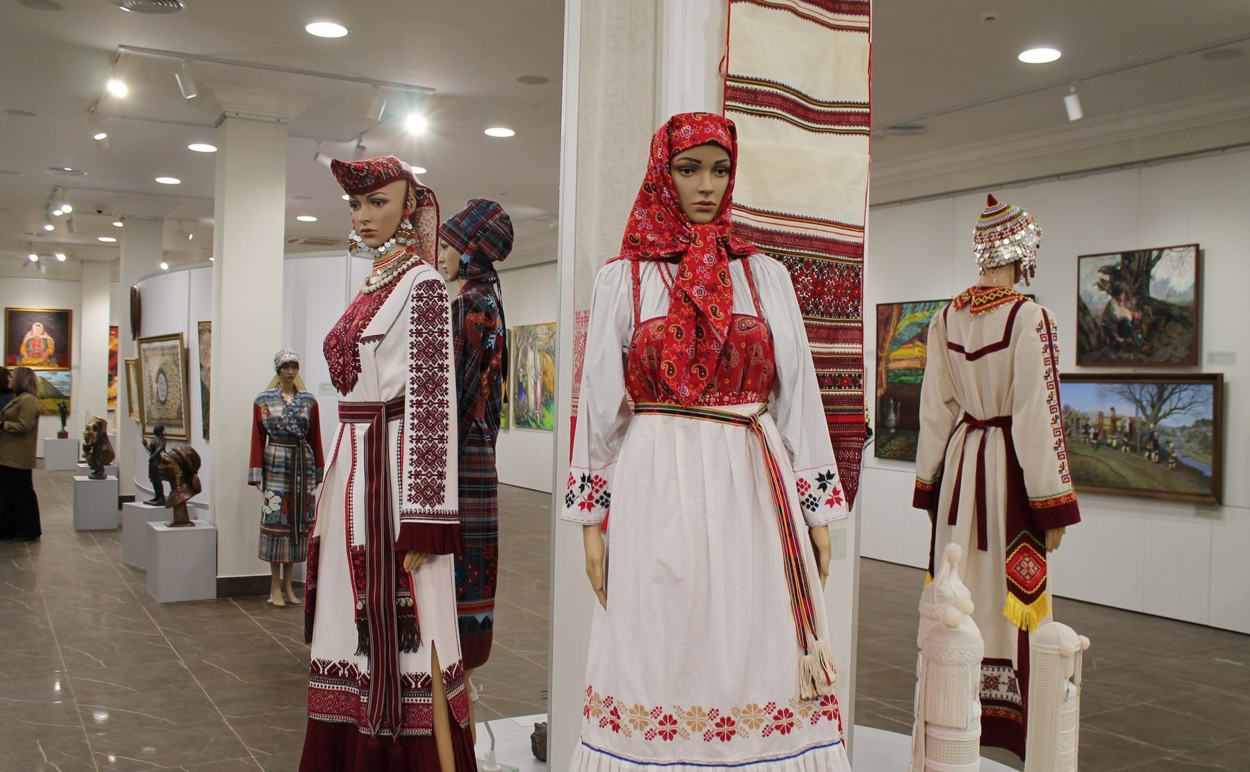 Сергей Мартынов посетил недавно появившийся в Марий Эл Дом дружбы народов