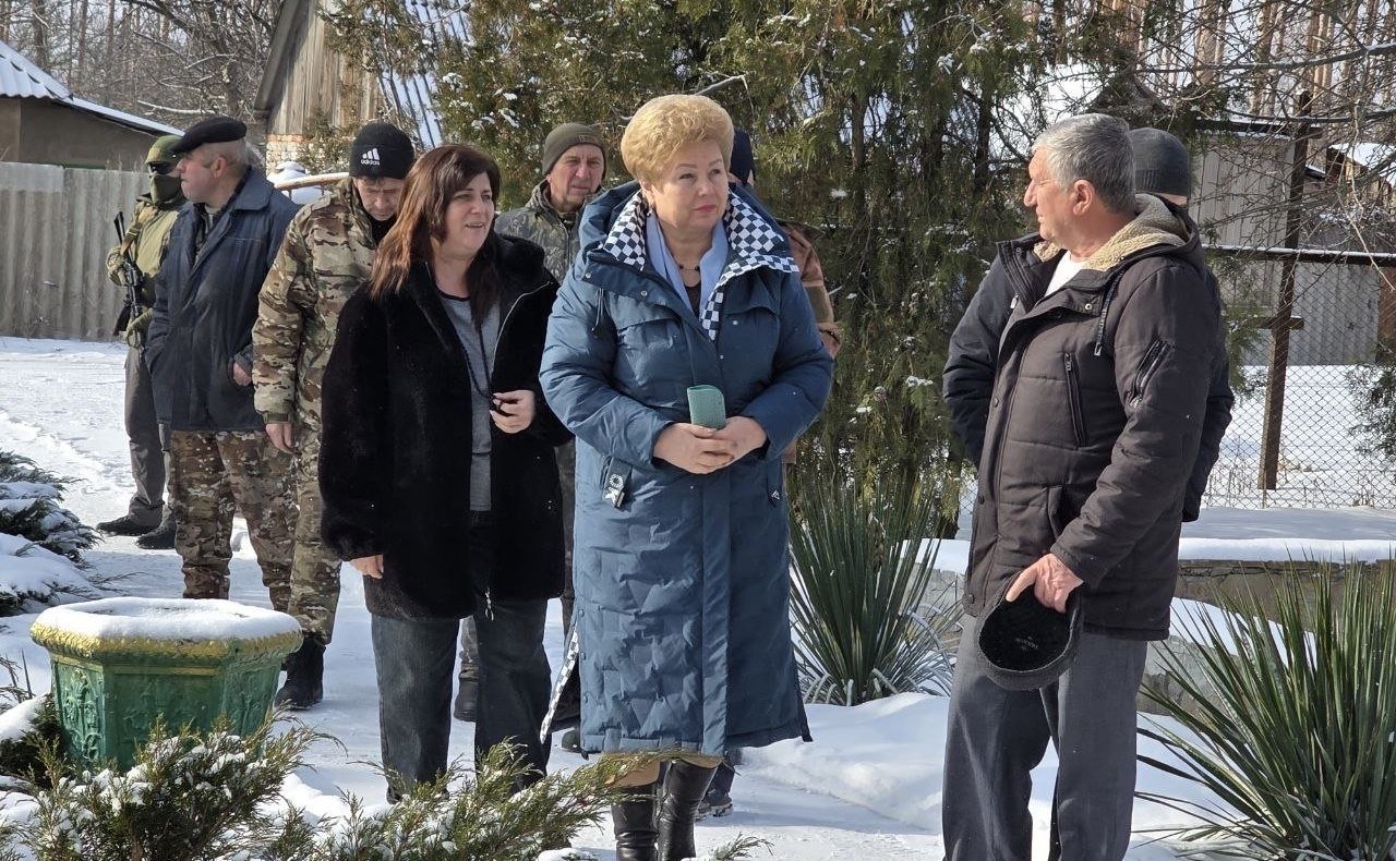Ольга Бас посетила Песчаное участковое лесничество, познакомилась с его сотрудниками и изучила экспозицию музея, где представлено разнообразие флоры и фауны Станицы Луганской