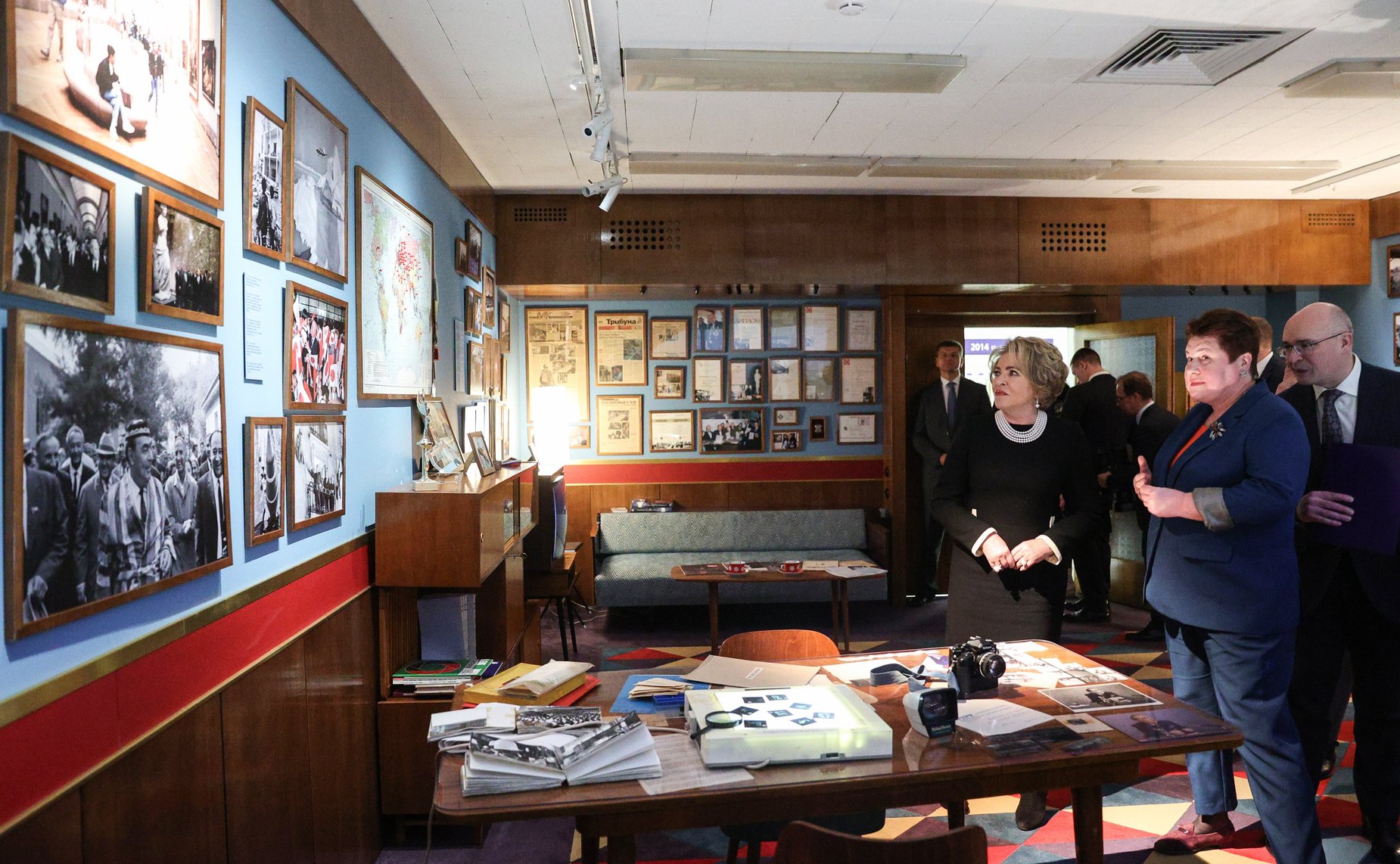 Председатель Совета Федерации Валентина Матвиенко приняла участие в открытии фотовыставки «Совет Федерации в объективе ТАСС», посвященной 30-летию Совета Федерации